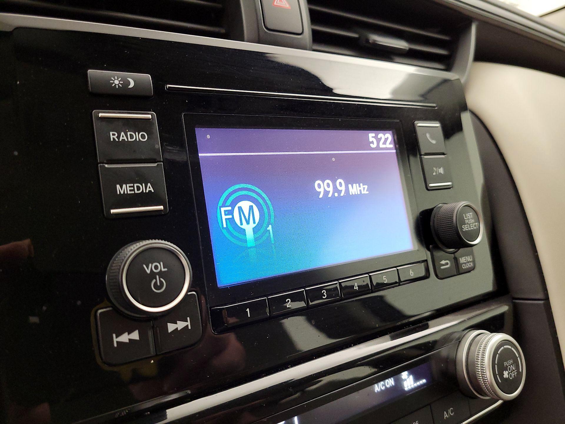 Thumbnail: 2019 Honda Insight - 14