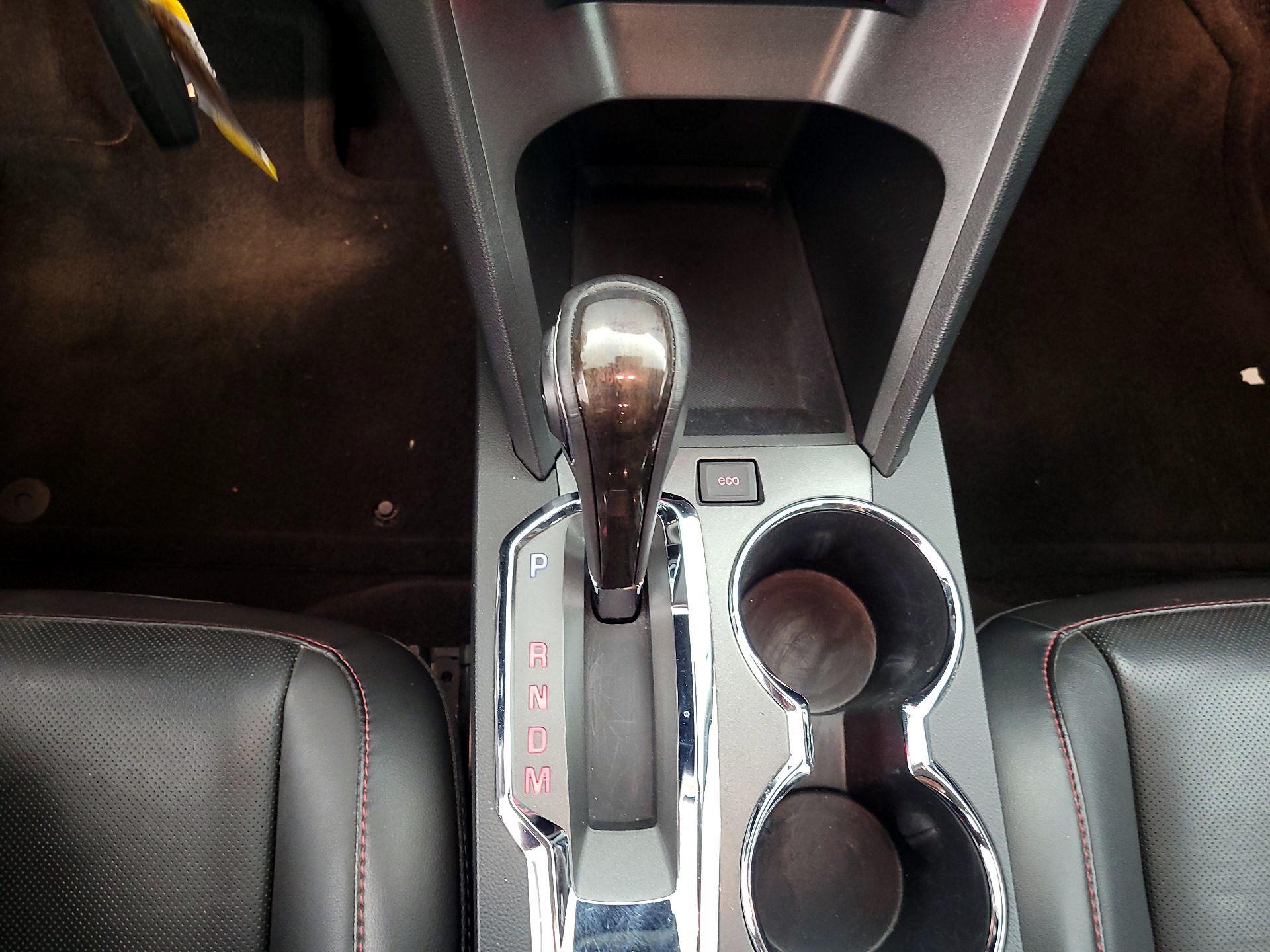 Thumbnail: 2015 GMC Terrain - 17
