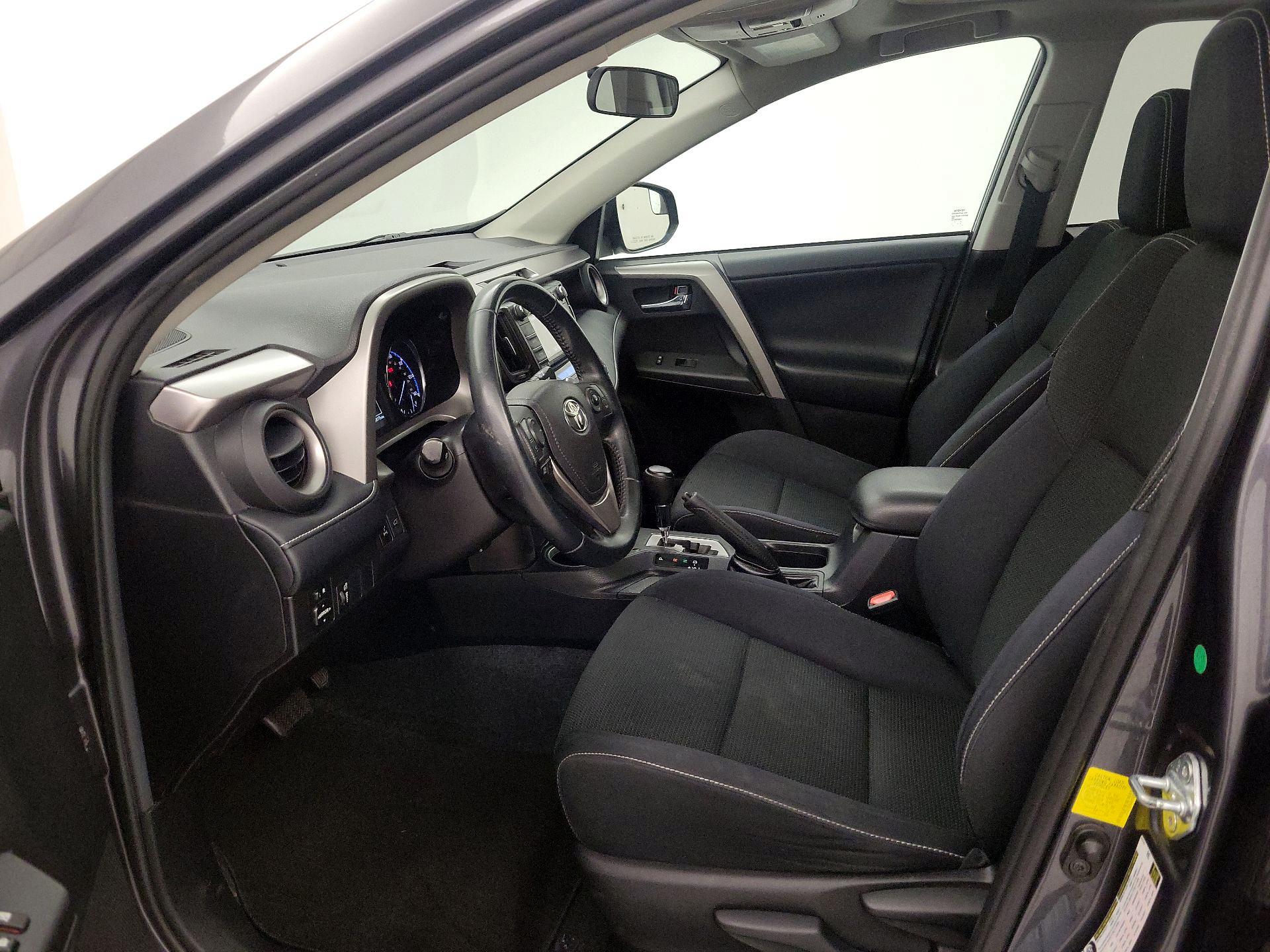 Thumbnail: 2016 Toyota RAV4 - 11