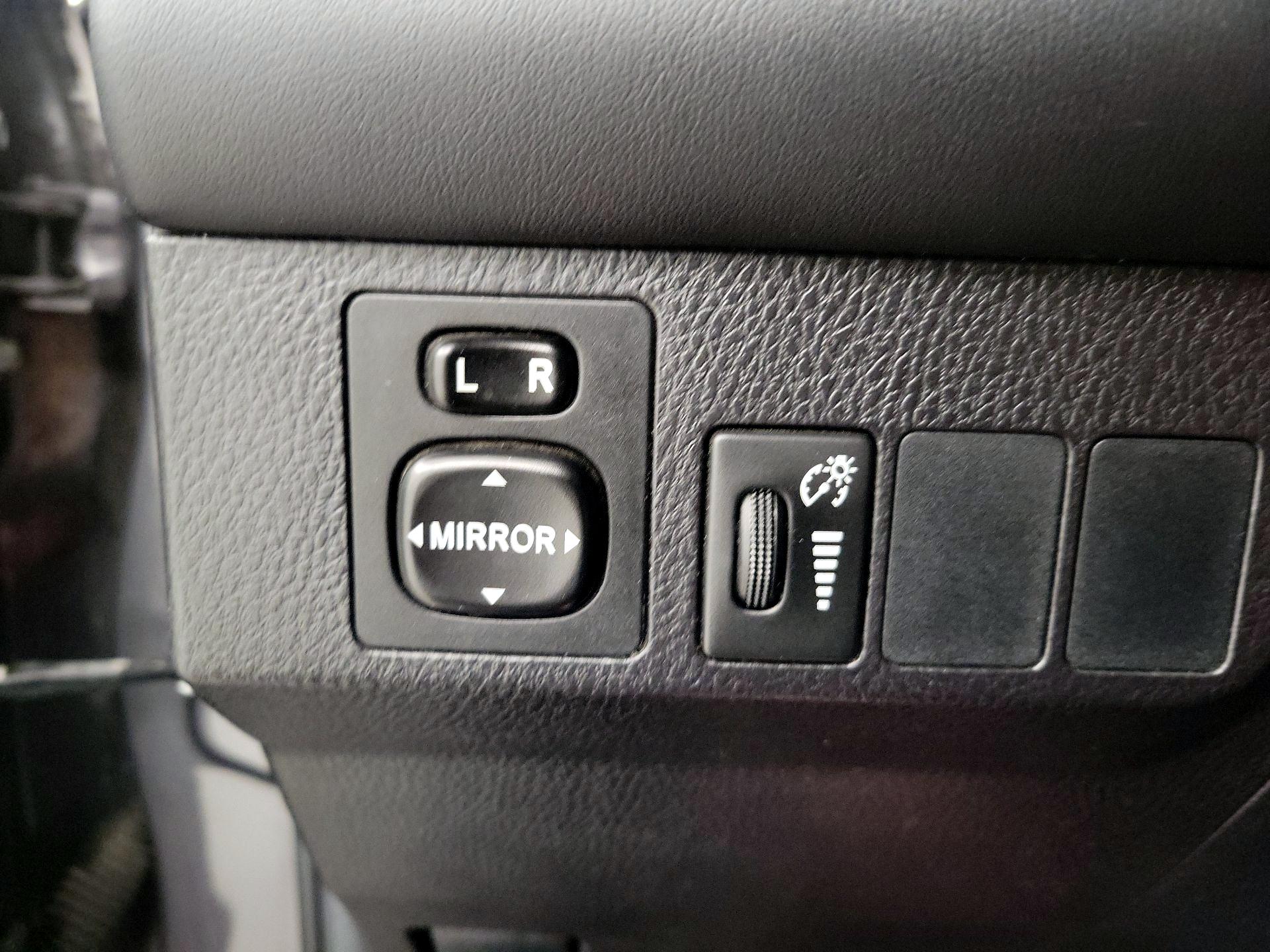 Thumbnail: 2016 Toyota RAV4 - 13