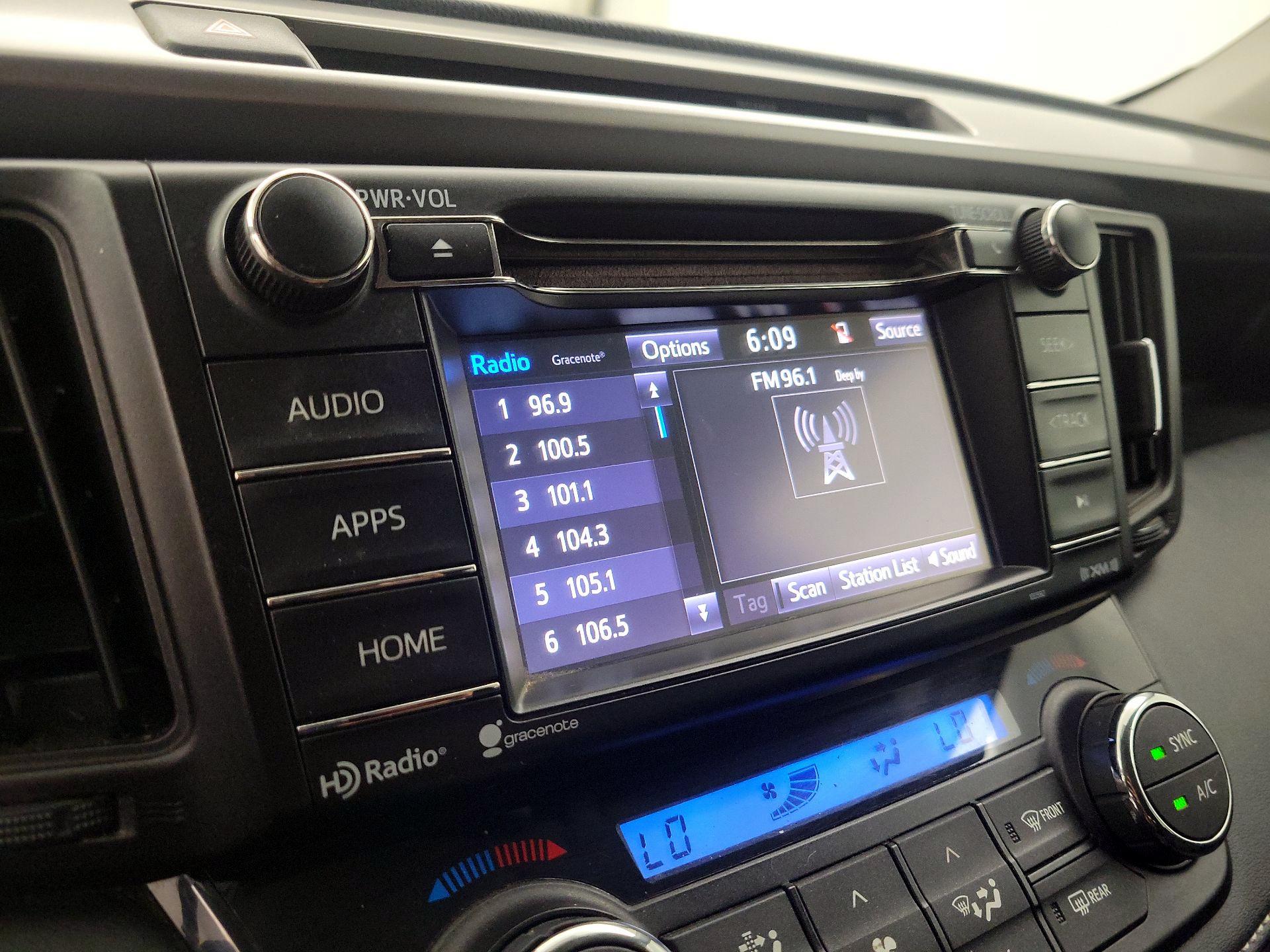 Thumbnail: 2016 Toyota RAV4 - 15