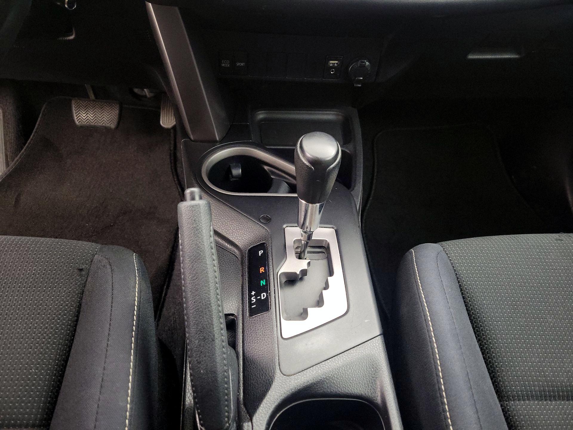 Thumbnail: 2016 Toyota RAV4 - 17