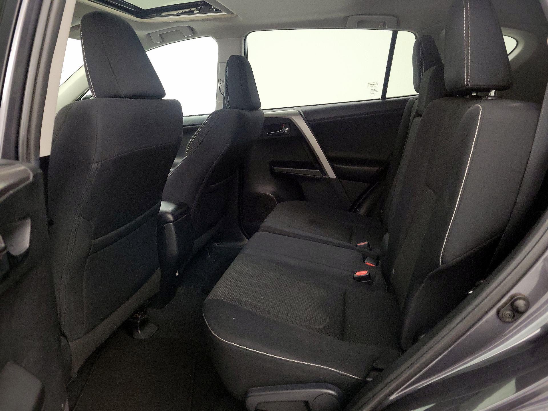 Thumbnail: 2016 Toyota RAV4 - 20