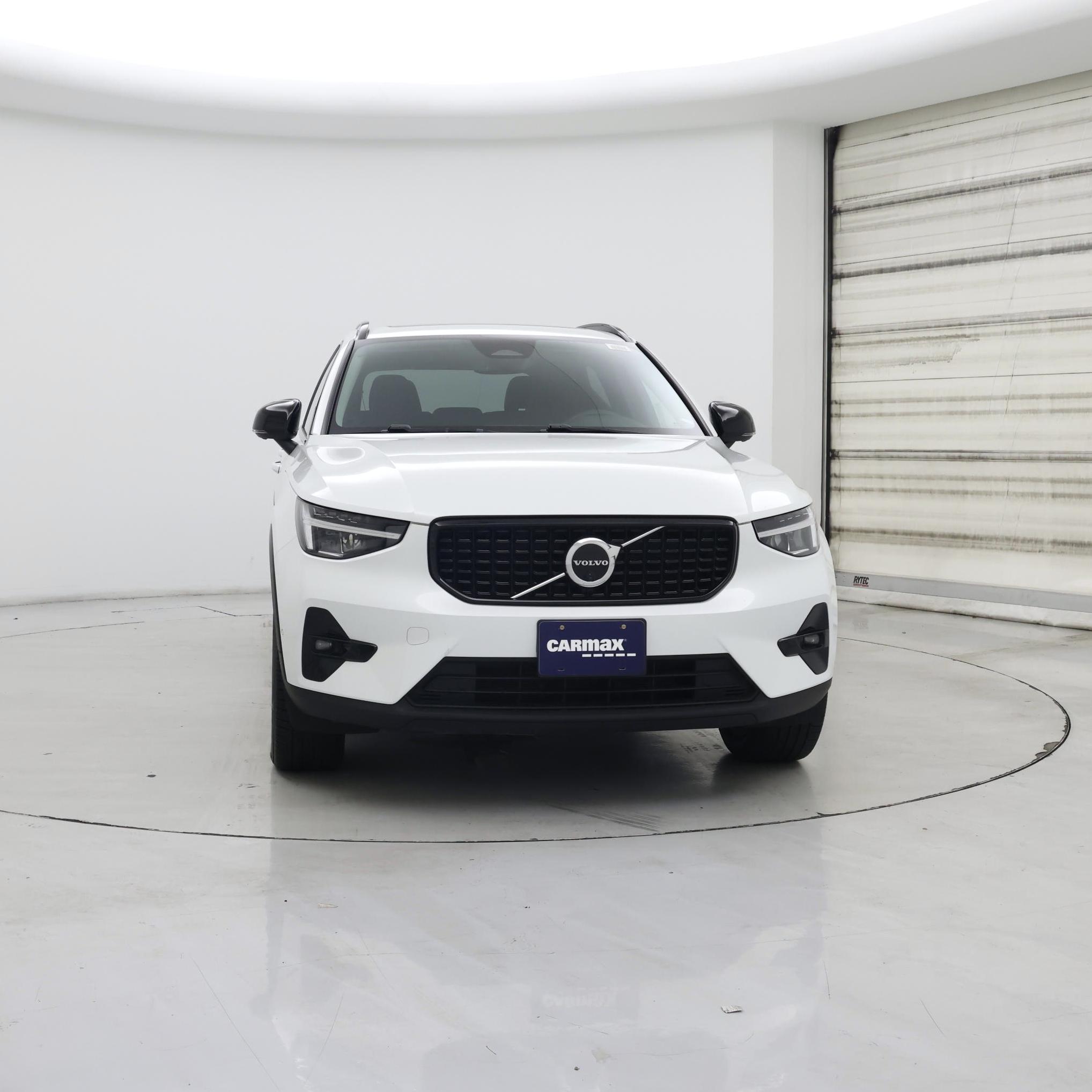 Thumbnail: 2023 Volvo XC40 - 5