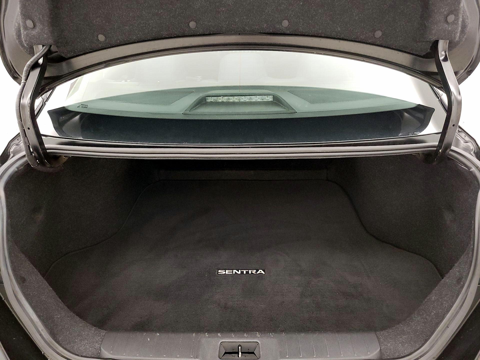 Thumbnail: 2021 Nissan Sentra - 17