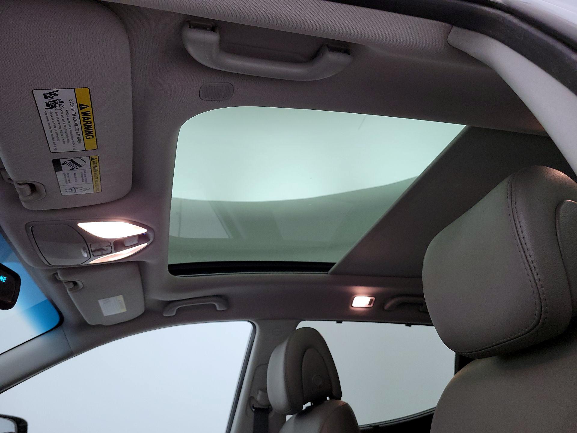 Thumbnail: 2014 Hyundai Santa Fe - 17