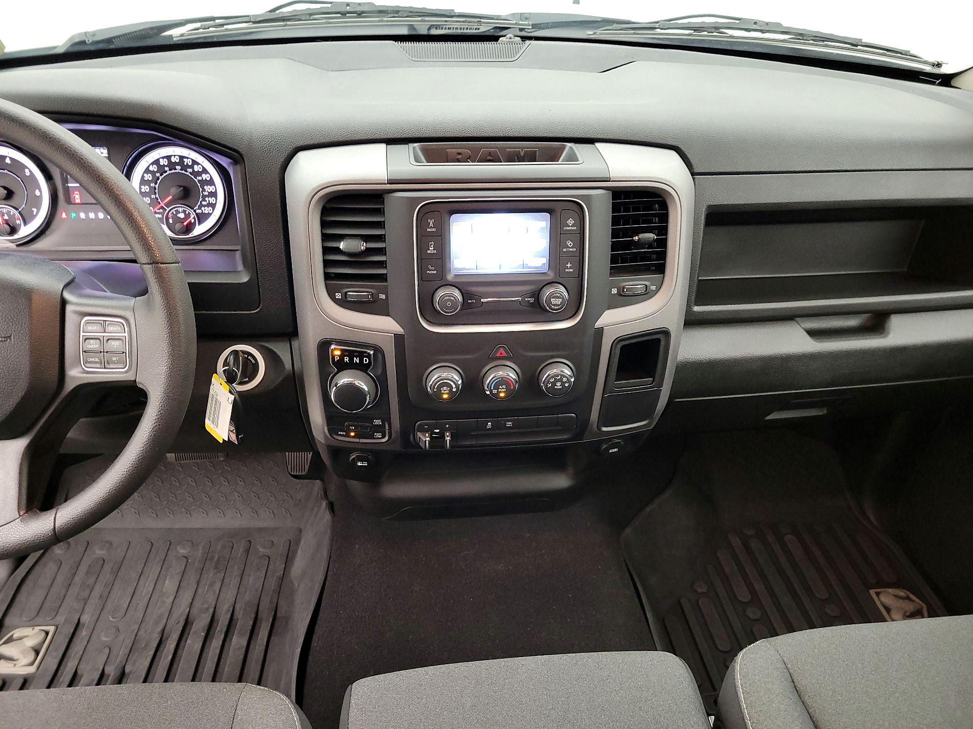 Thumbnail: 2022 RAM 1500 Classic - 9