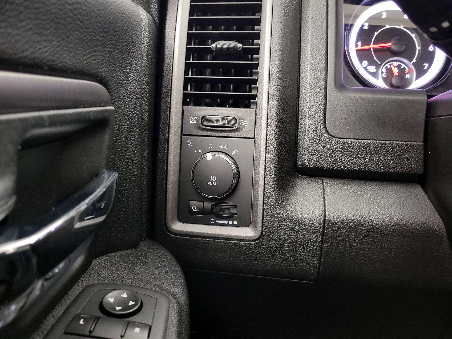 Thumbnail: 2022 RAM 1500 Classic - 13
