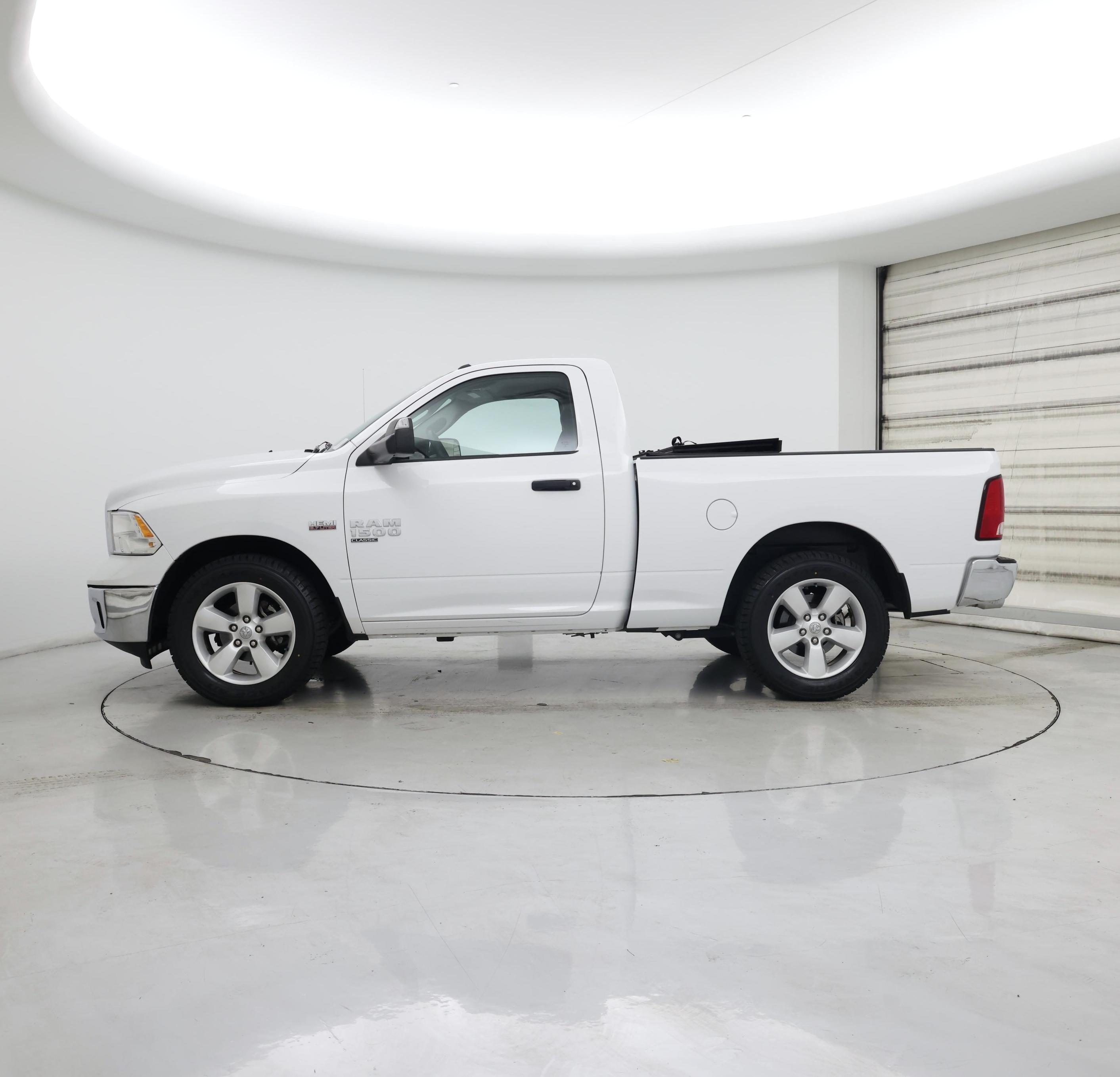 Thumbnail: 2022 RAM 1500 Classic - 3
