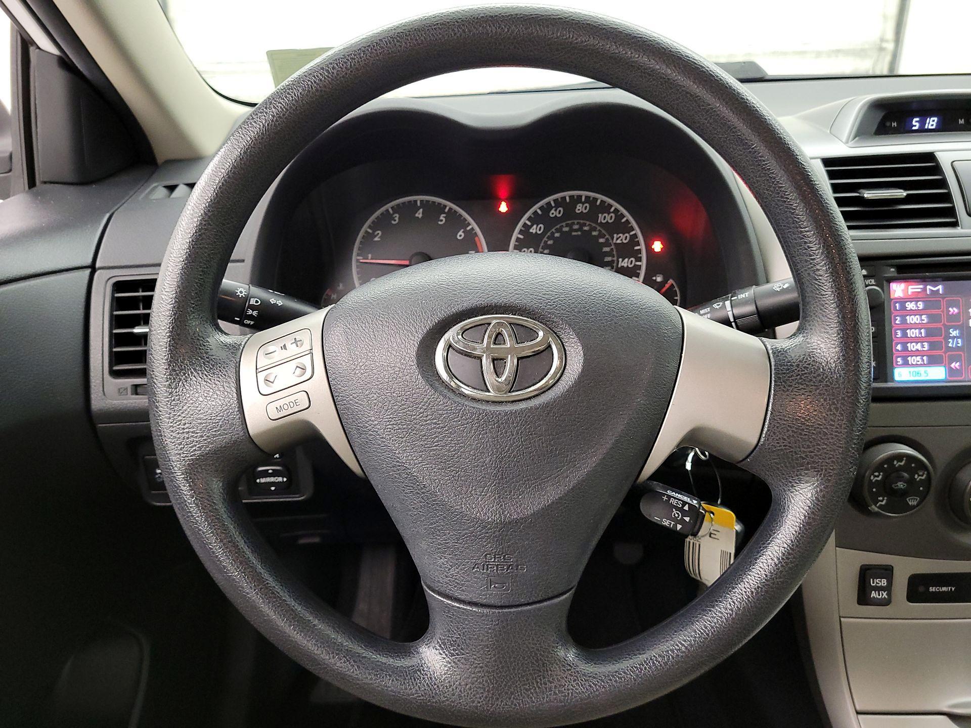 Thumbnail: 2013 Toyota Corolla - 10