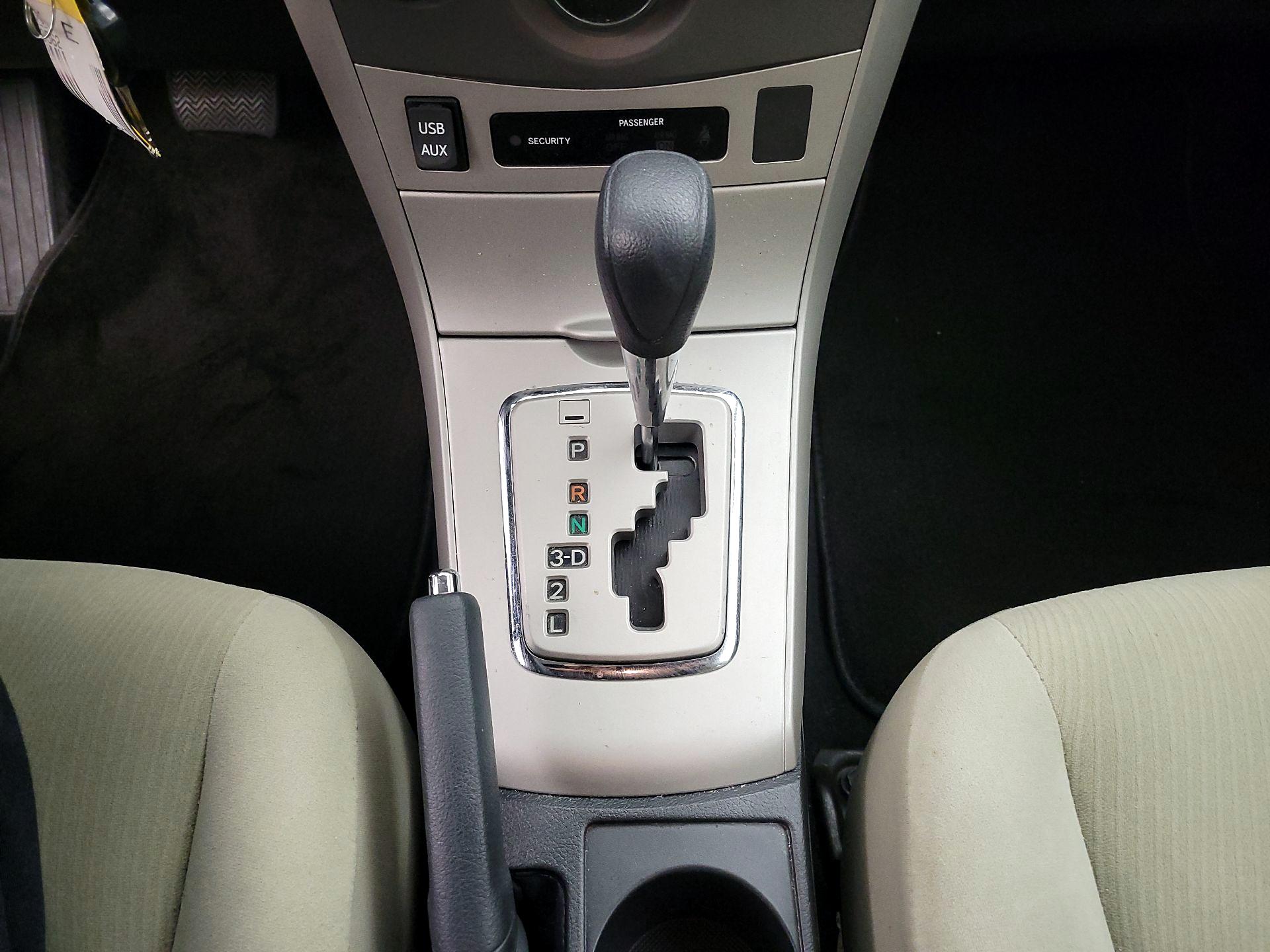 Thumbnail: 2013 Toyota Corolla - 16