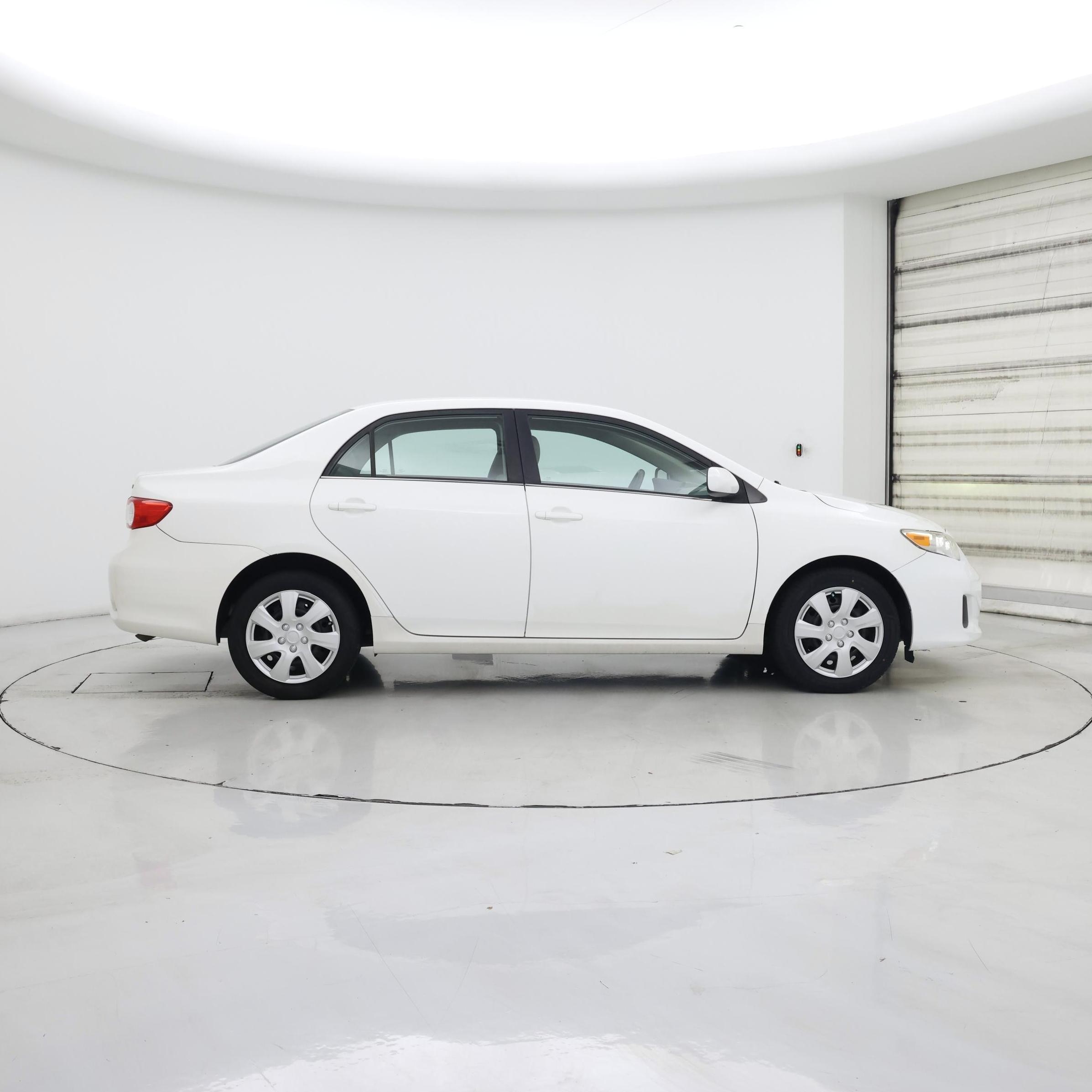 Thumbnail: 2013 Toyota Corolla - 7