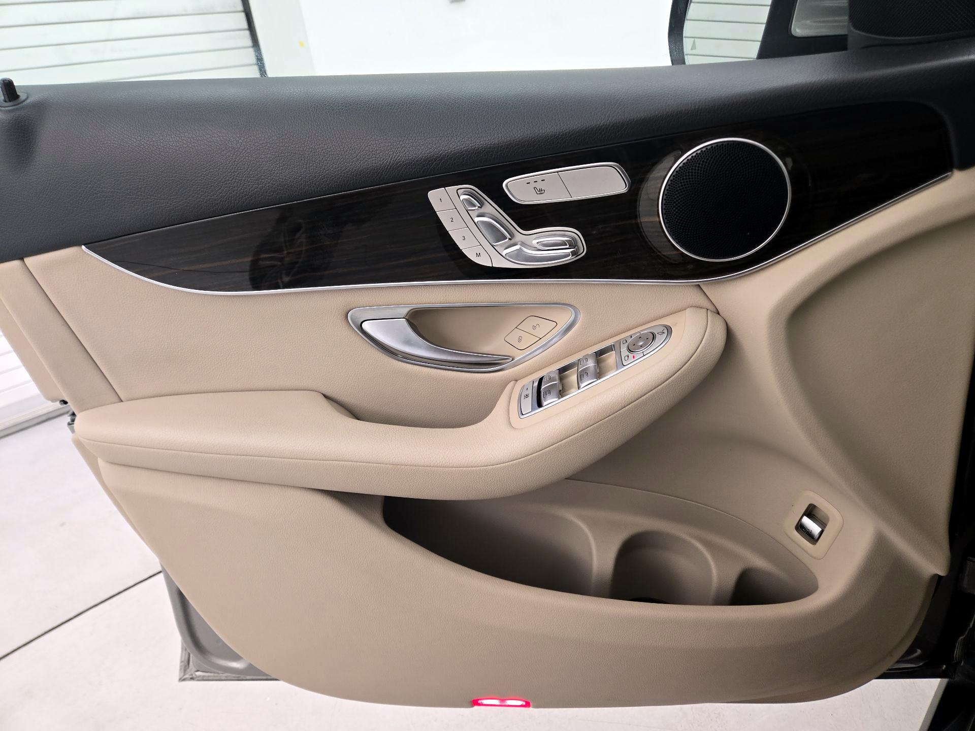 Thumbnail: 2019 Mercedes-Benz GLC - 12