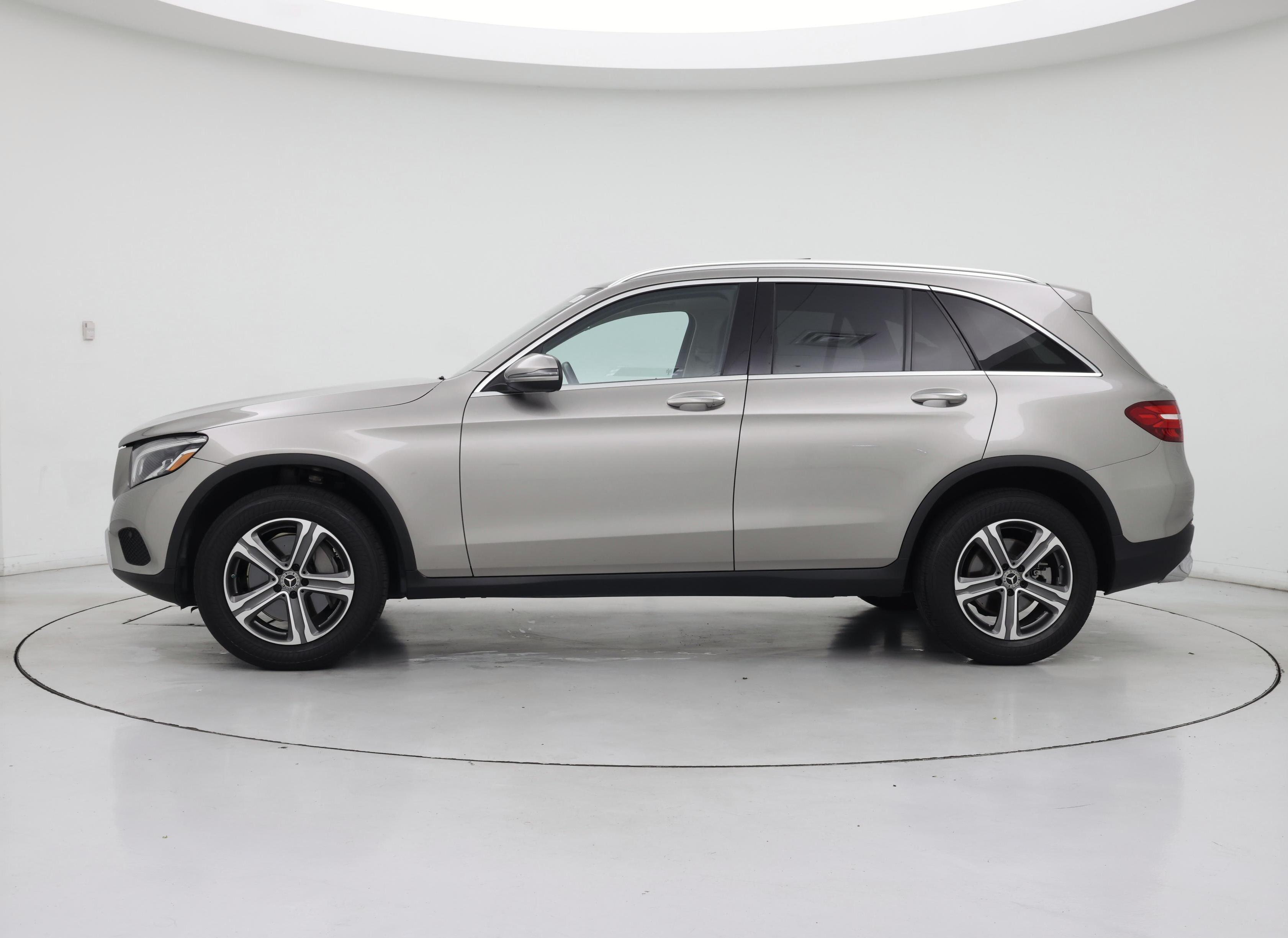 Thumbnail: 2019 Mercedes-Benz GLC - 3