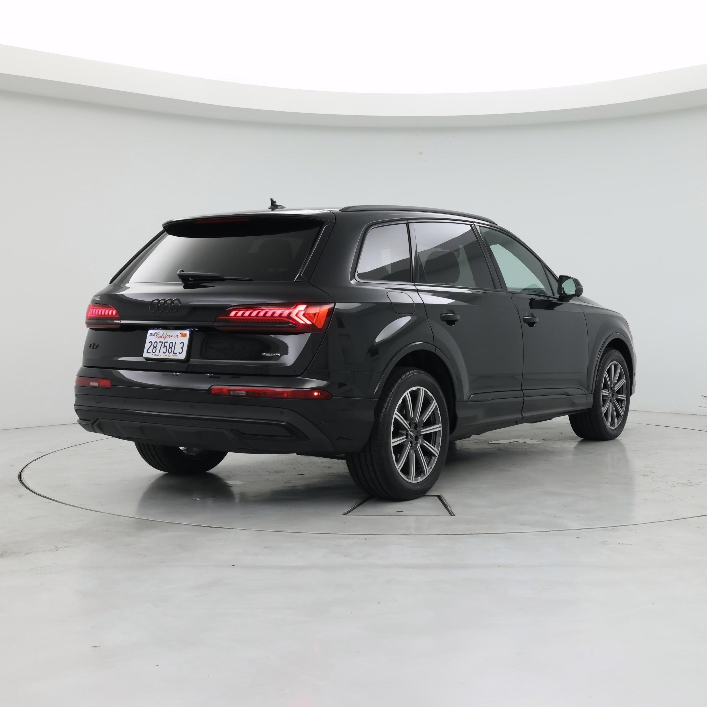 Thumbnail: 2022 Audi Q7 - 8