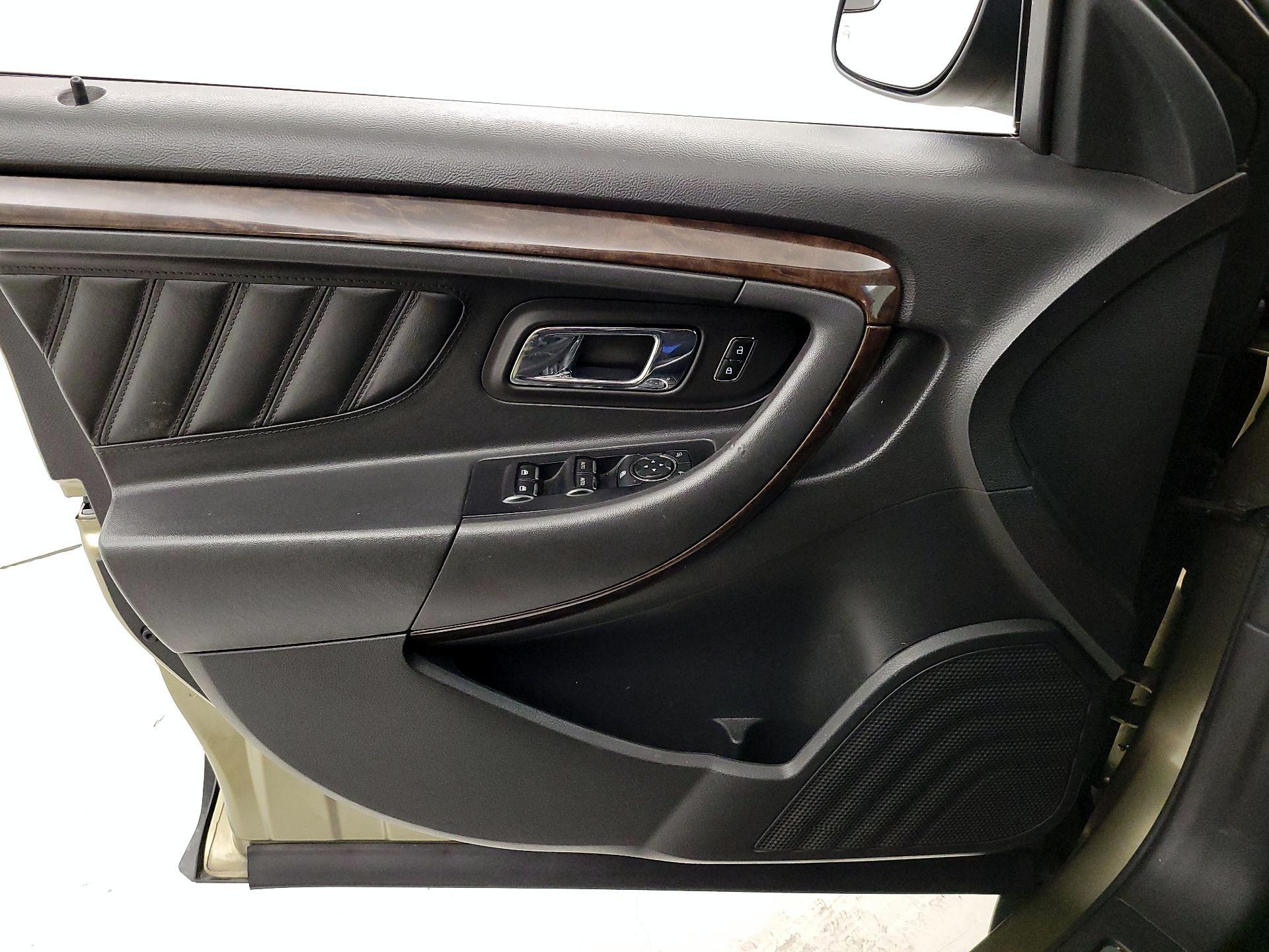 Thumbnail: 2013 Ford Taurus - 12
