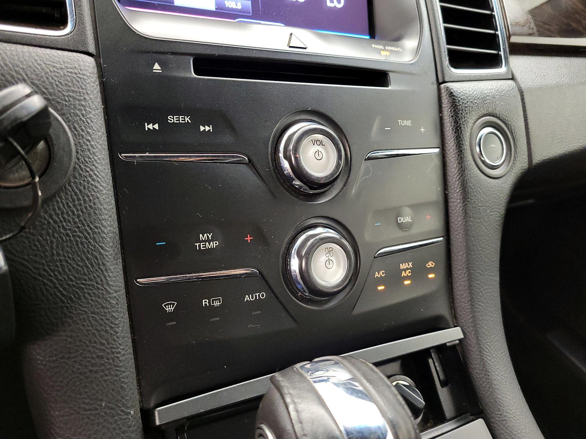 Thumbnail: 2013 Ford Taurus - 15