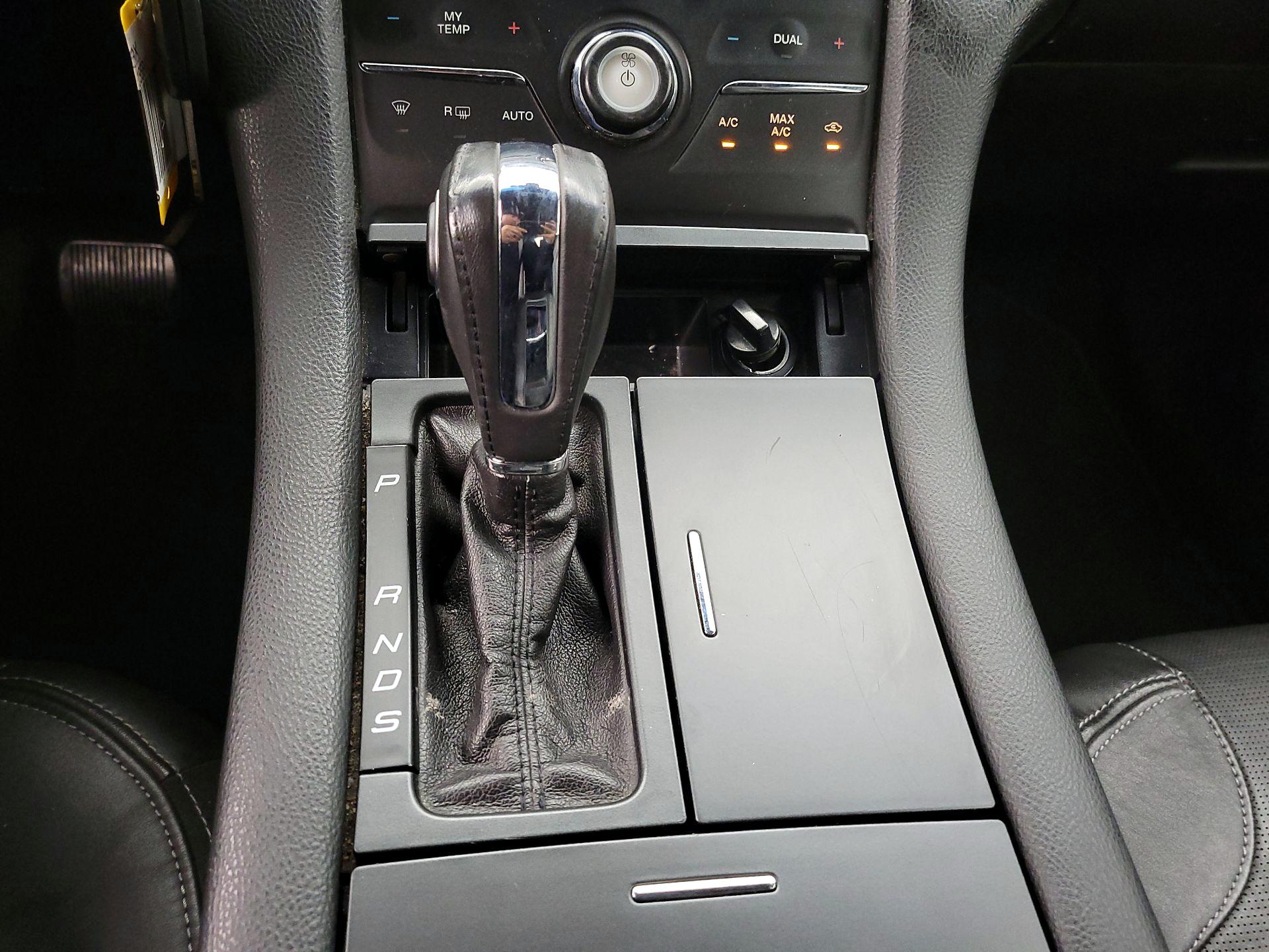 Thumbnail: 2013 Ford Taurus - 16