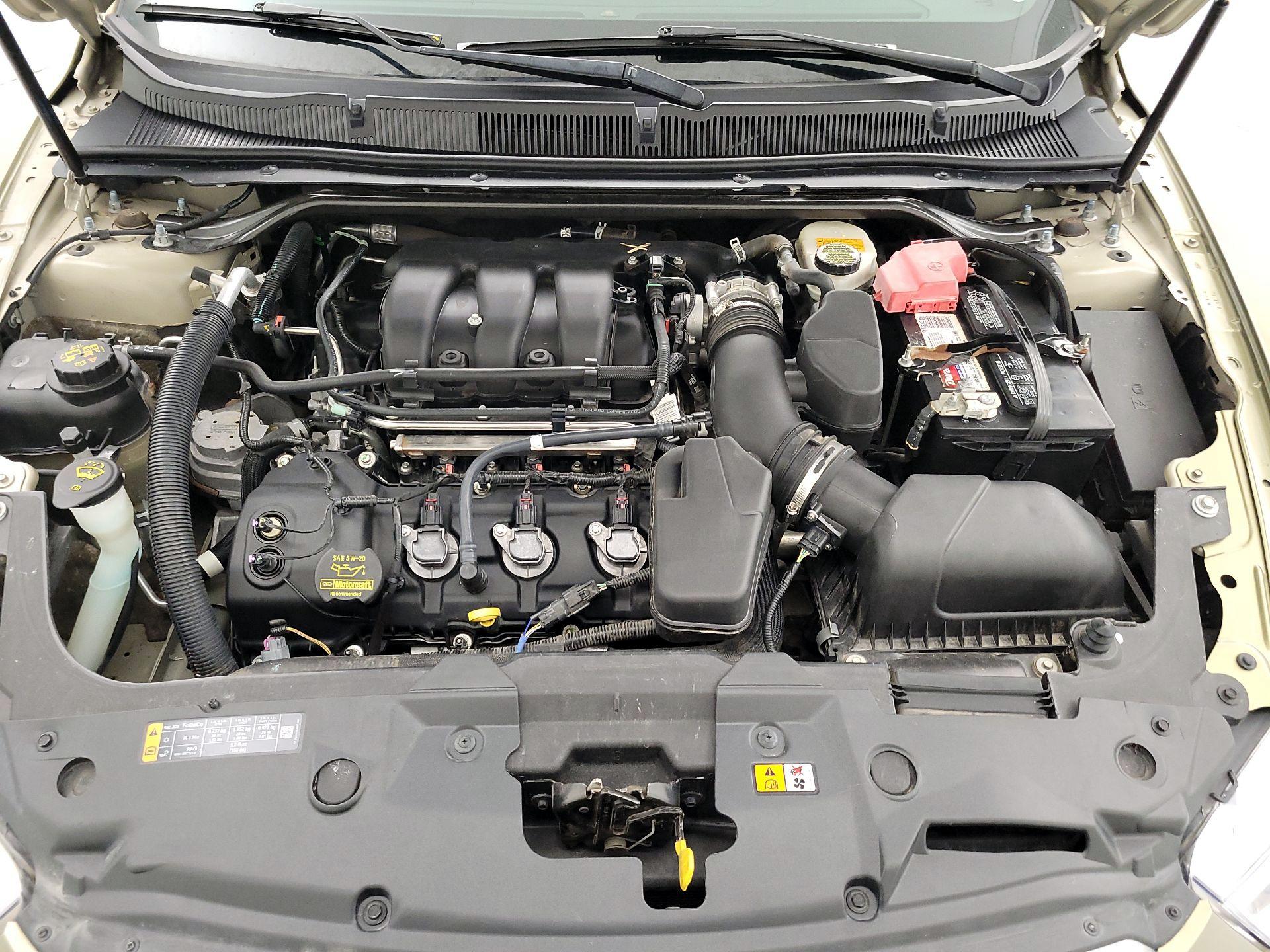 Thumbnail: 2013 Ford Taurus - 19