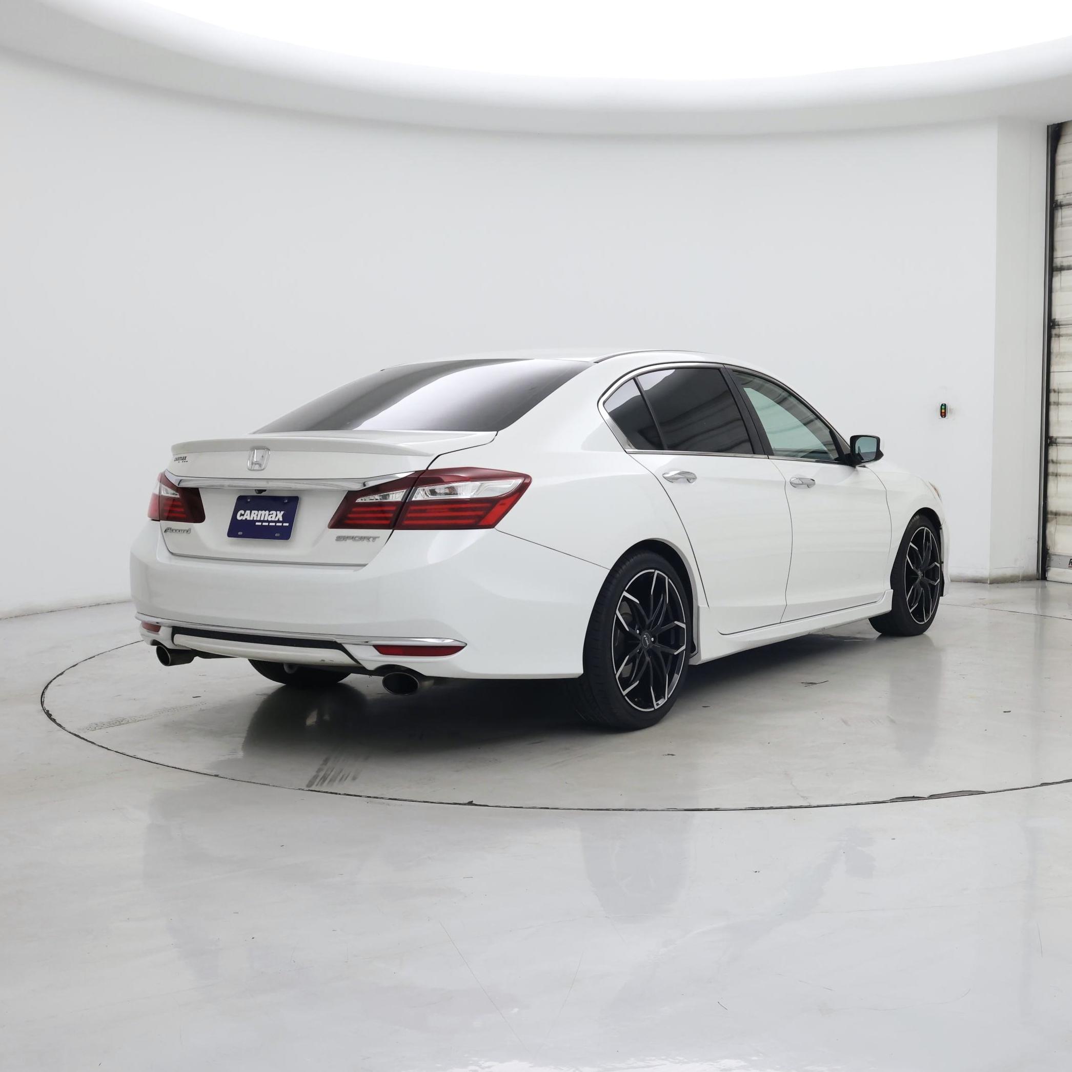 Thumbnail: 2017 Honda Accord - 8