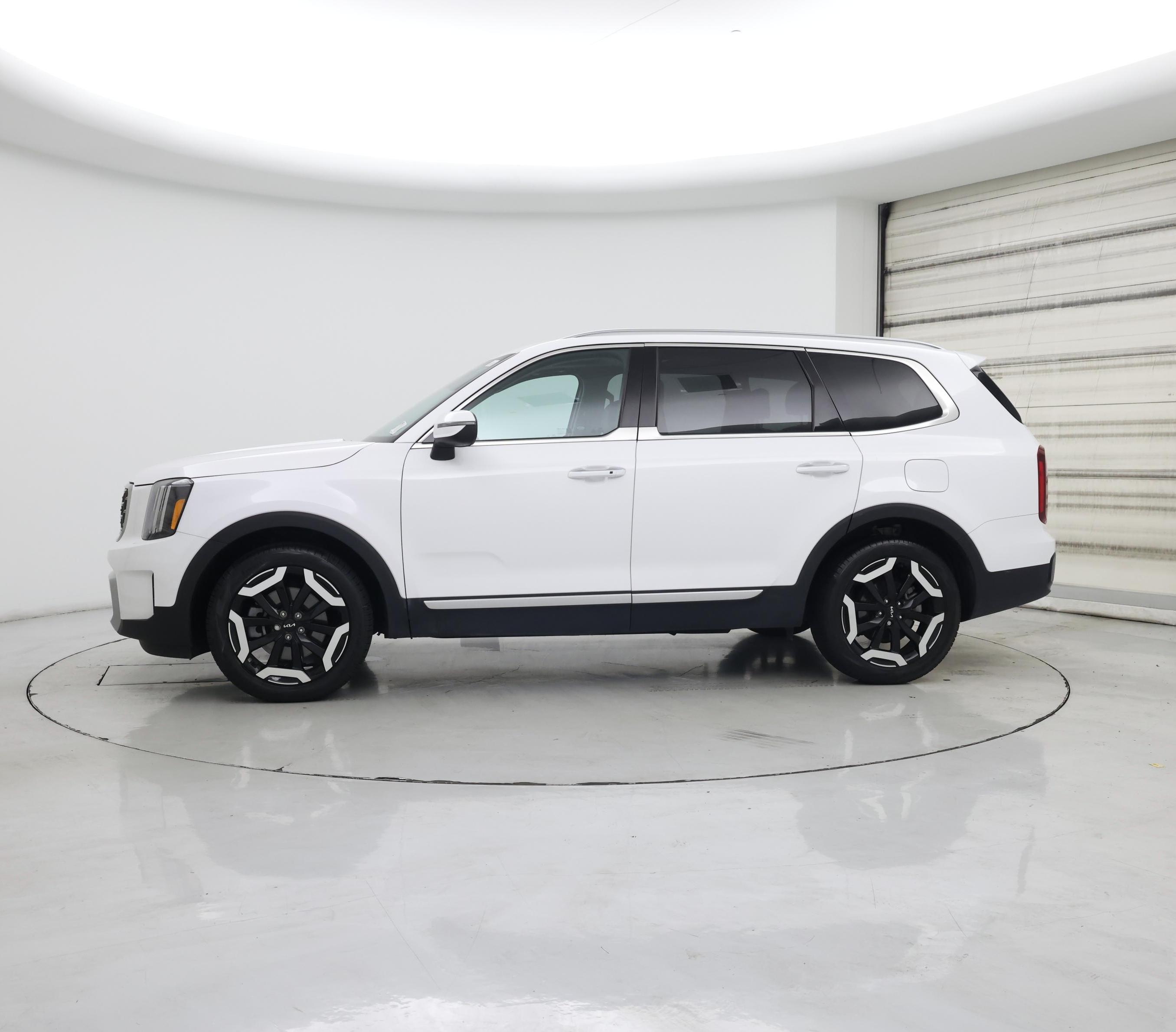 Thumbnail: 2023 Kia Telluride - 3