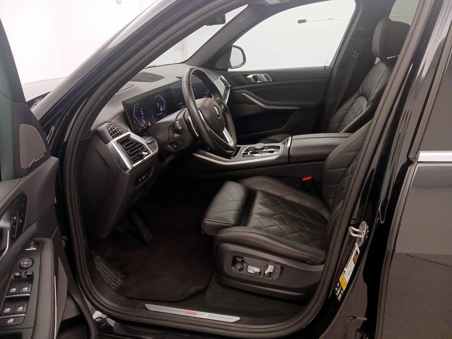 Thumbnail: 2024 BMW X5 - 11