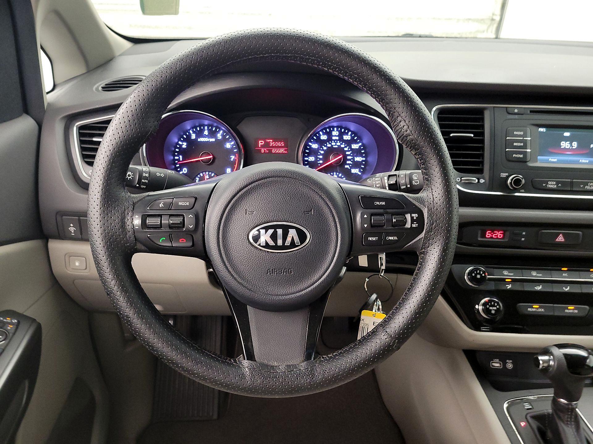 Thumbnail: 2017 Kia Sedona - 10