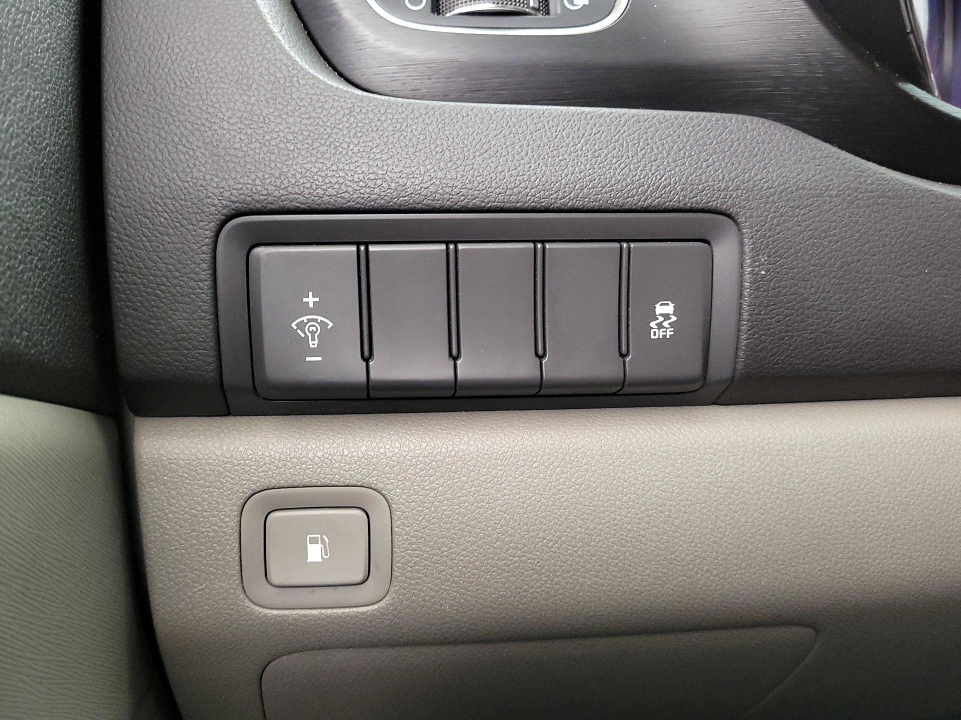 Thumbnail: 2017 Kia Sedona - 13