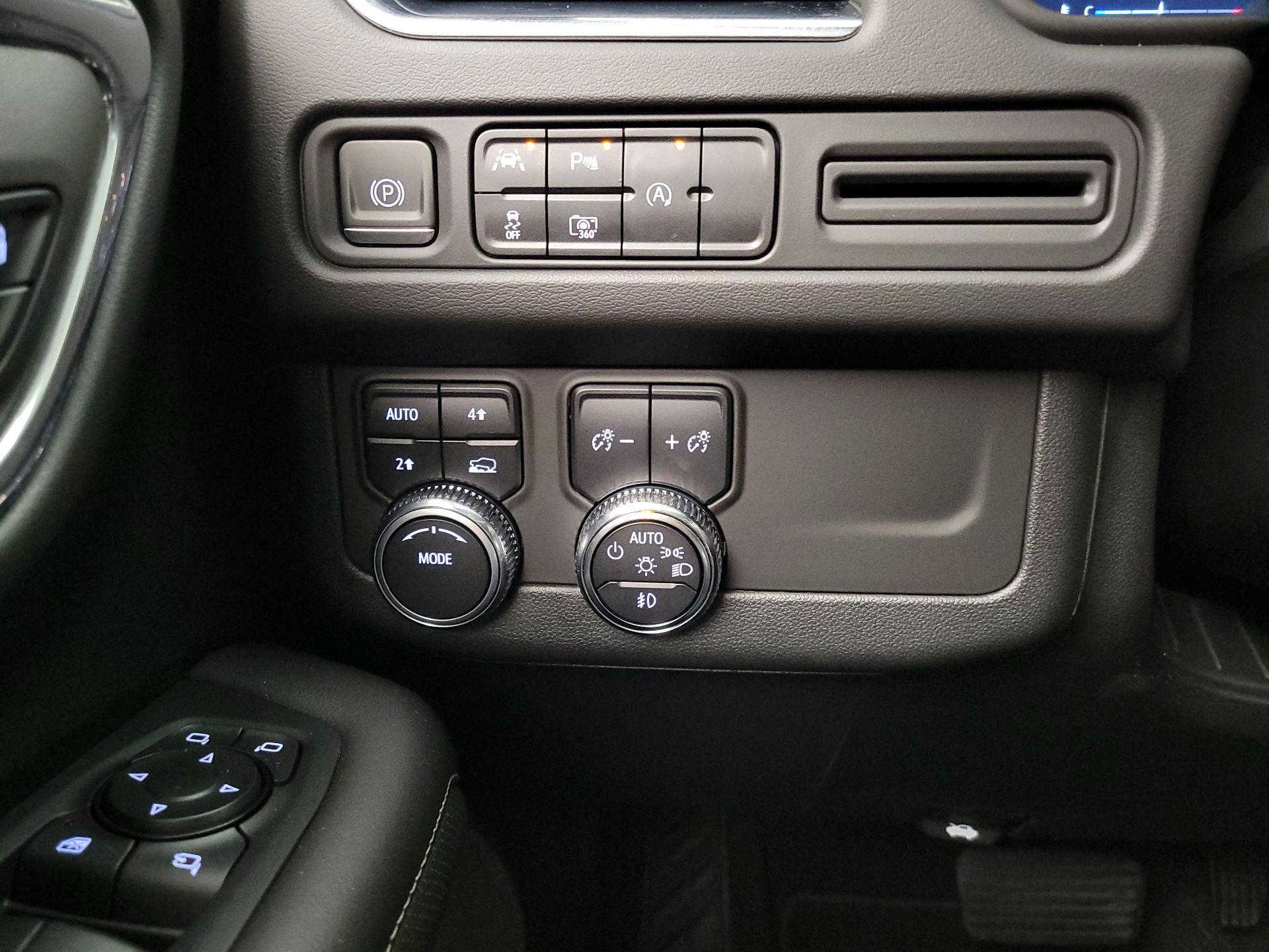 Thumbnail: 2023 GMC Yukon - 13