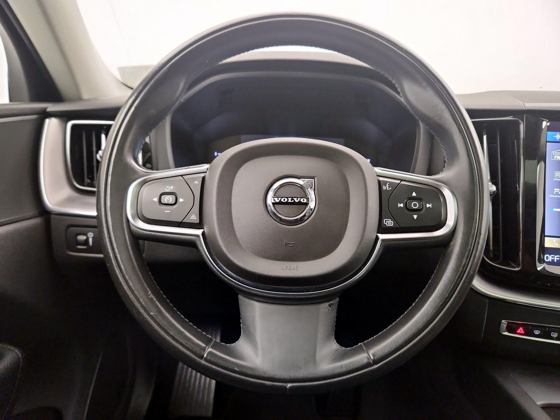 Thumbnail: 2019 Volvo XC60 - 10
