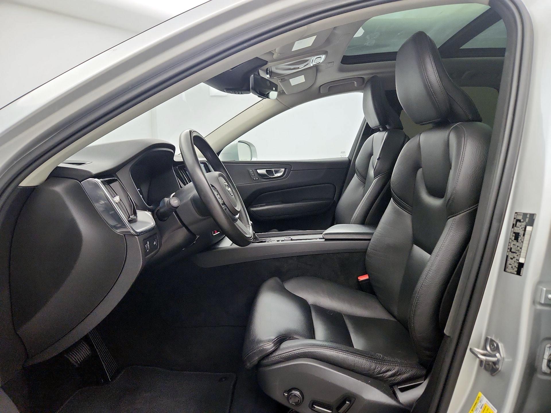 Thumbnail: 2019 Volvo XC60 - 11