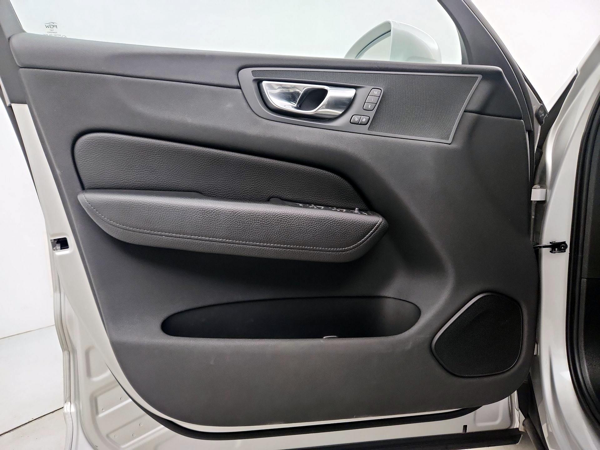 Thumbnail: 2019 Volvo XC60 - 12