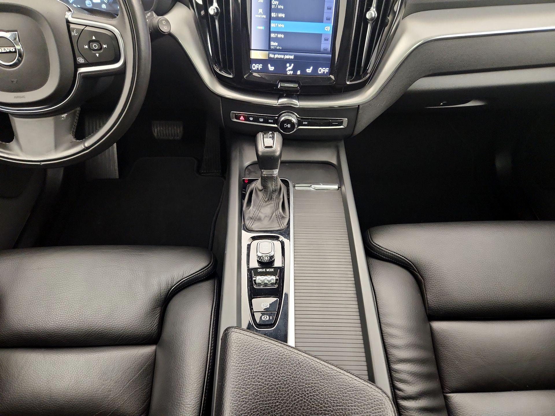 Thumbnail: 2019 Volvo XC60 - 17