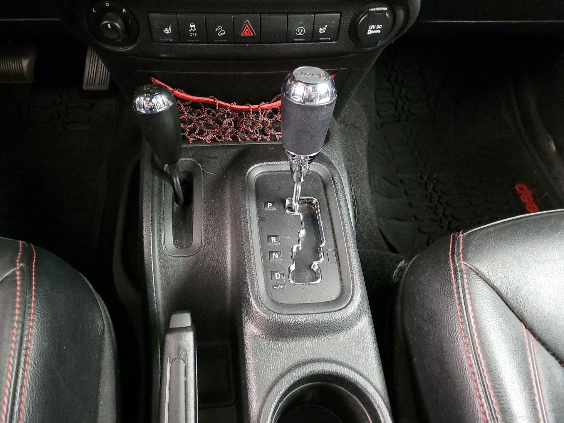 Thumbnail: 2018 Jeep Wrangler - 16