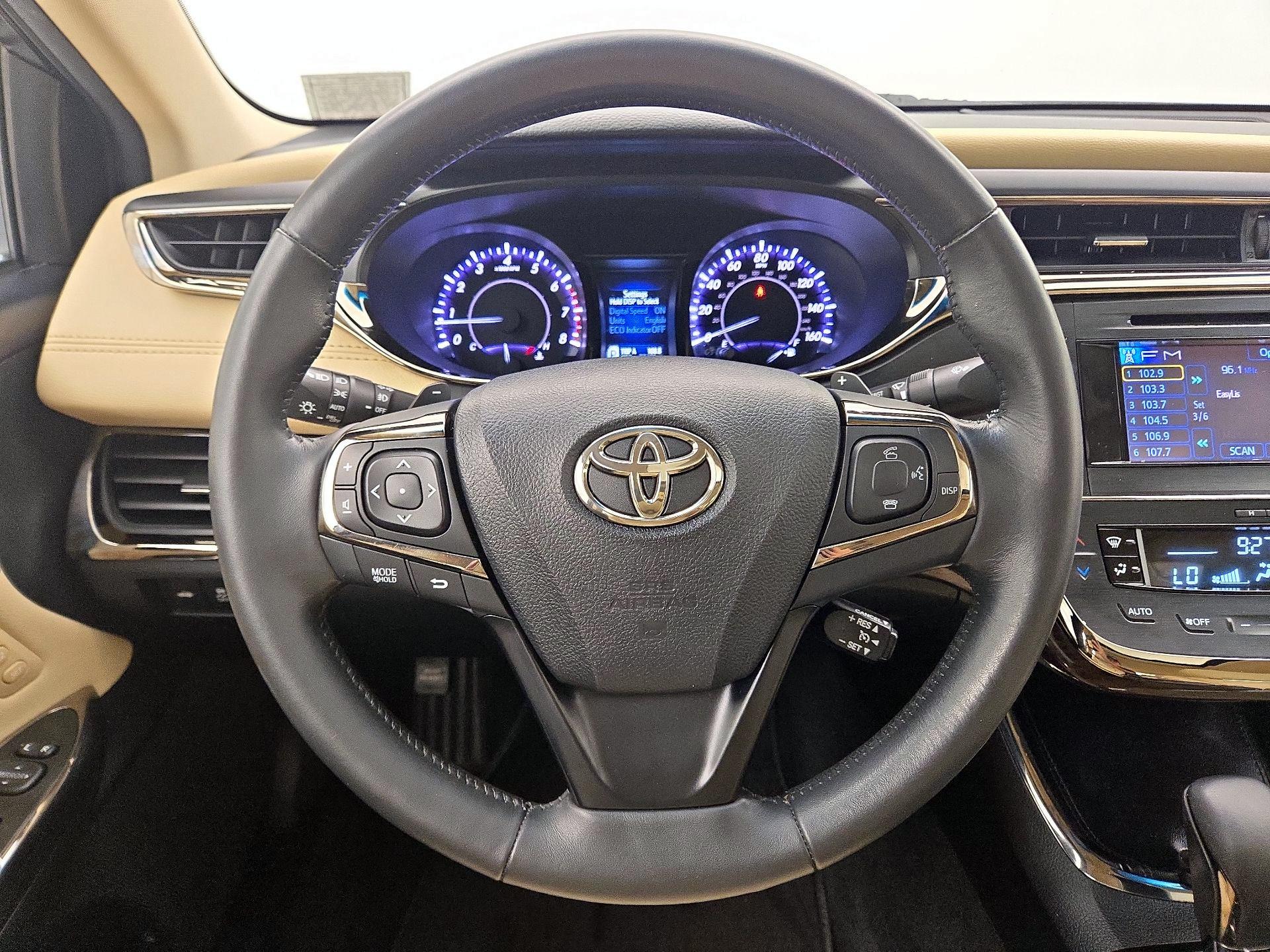 Thumbnail: 2013 Toyota Avalon - 10
