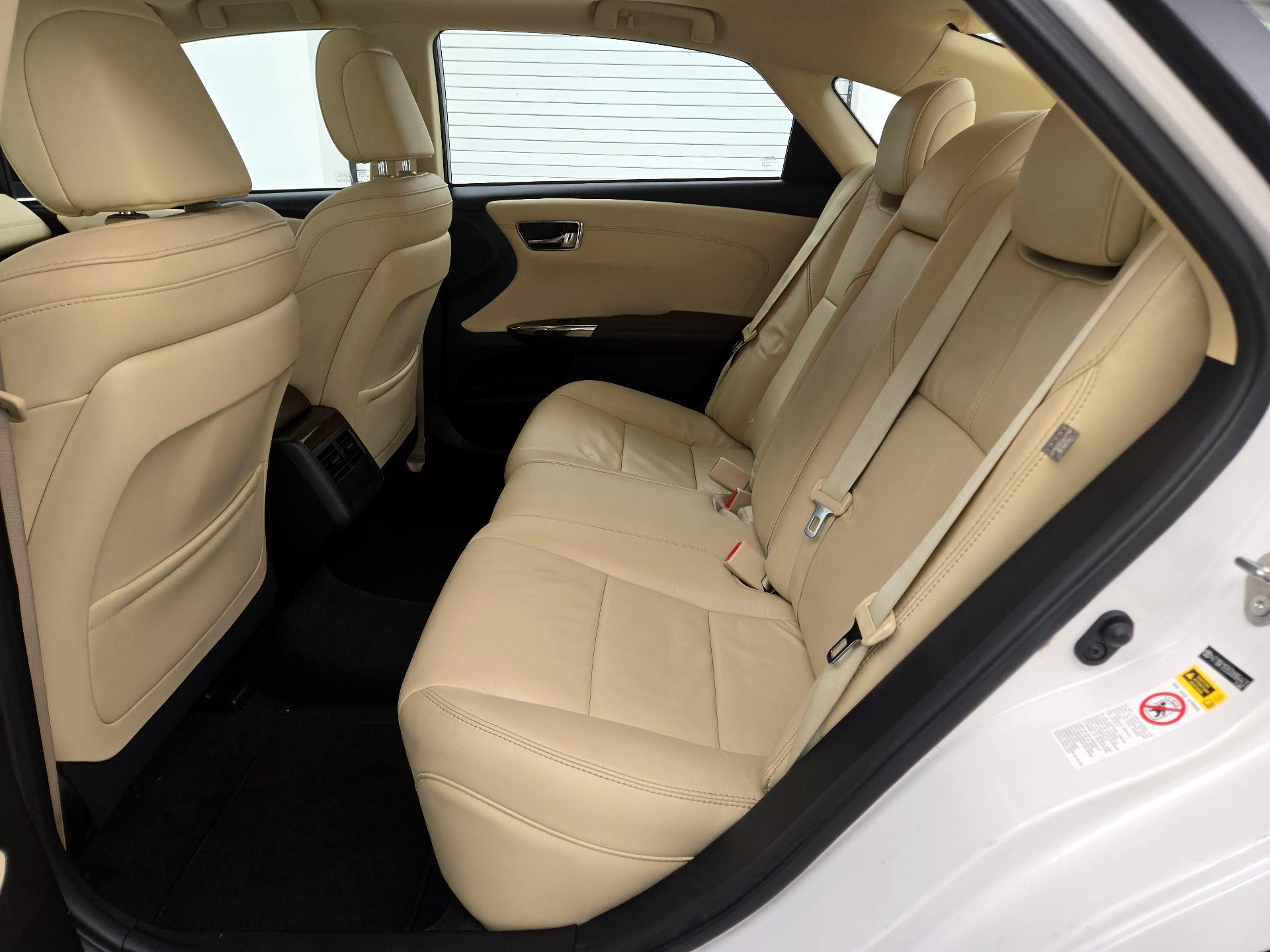 Thumbnail: 2013 Toyota Avalon - 20