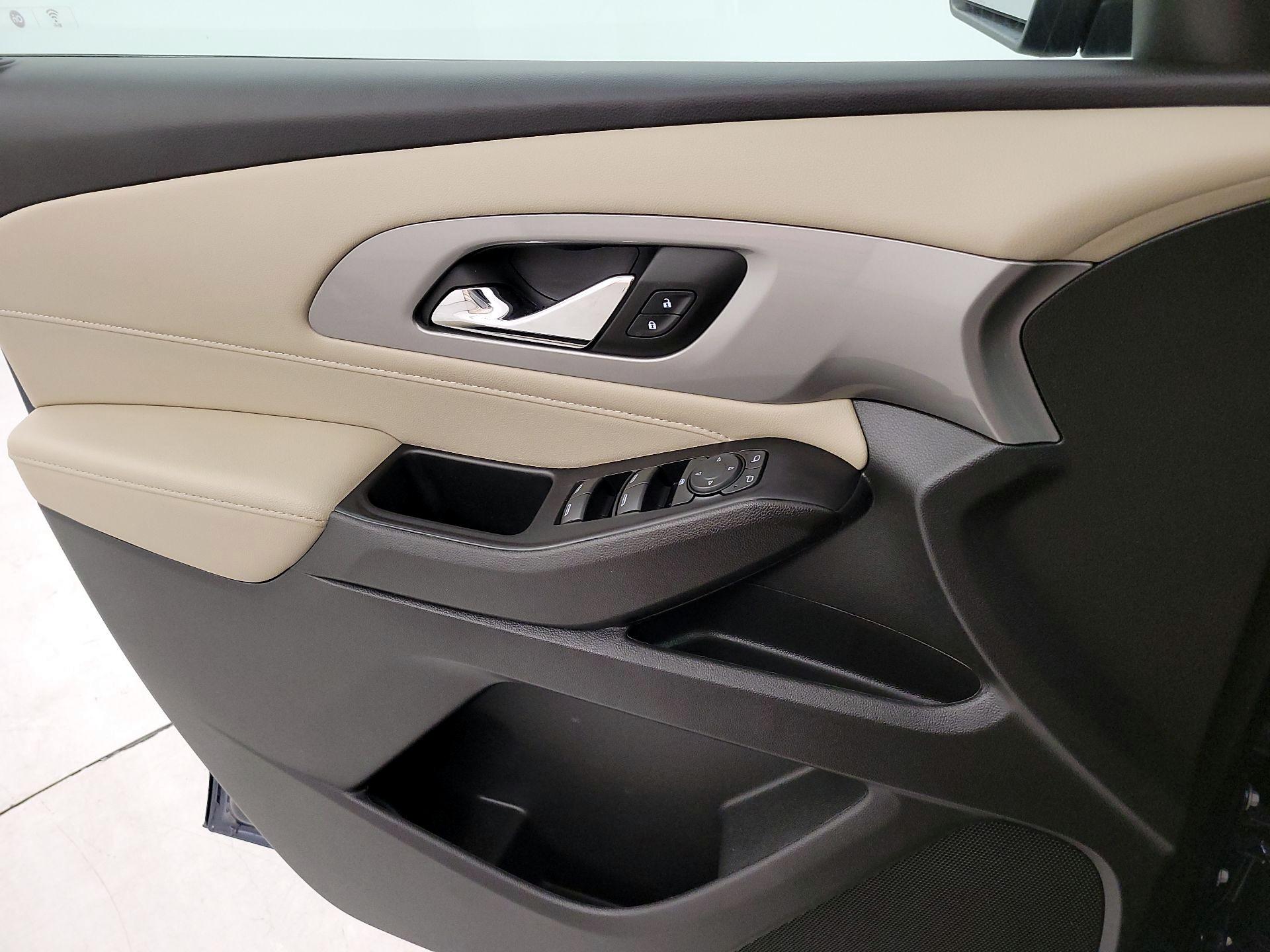 Thumbnail: 2023 Chevrolet Traverse - 12
