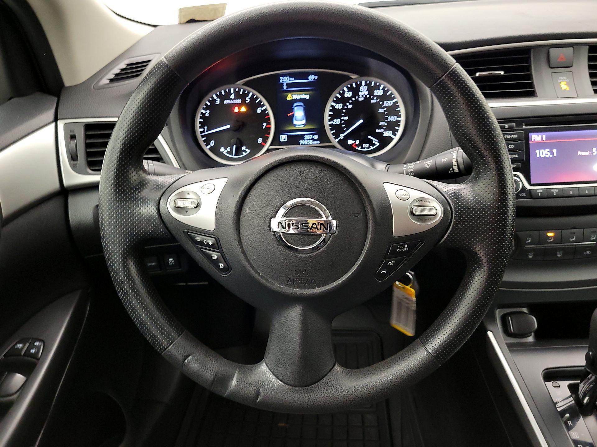 Thumbnail: 2018 Nissan Sentra - 10