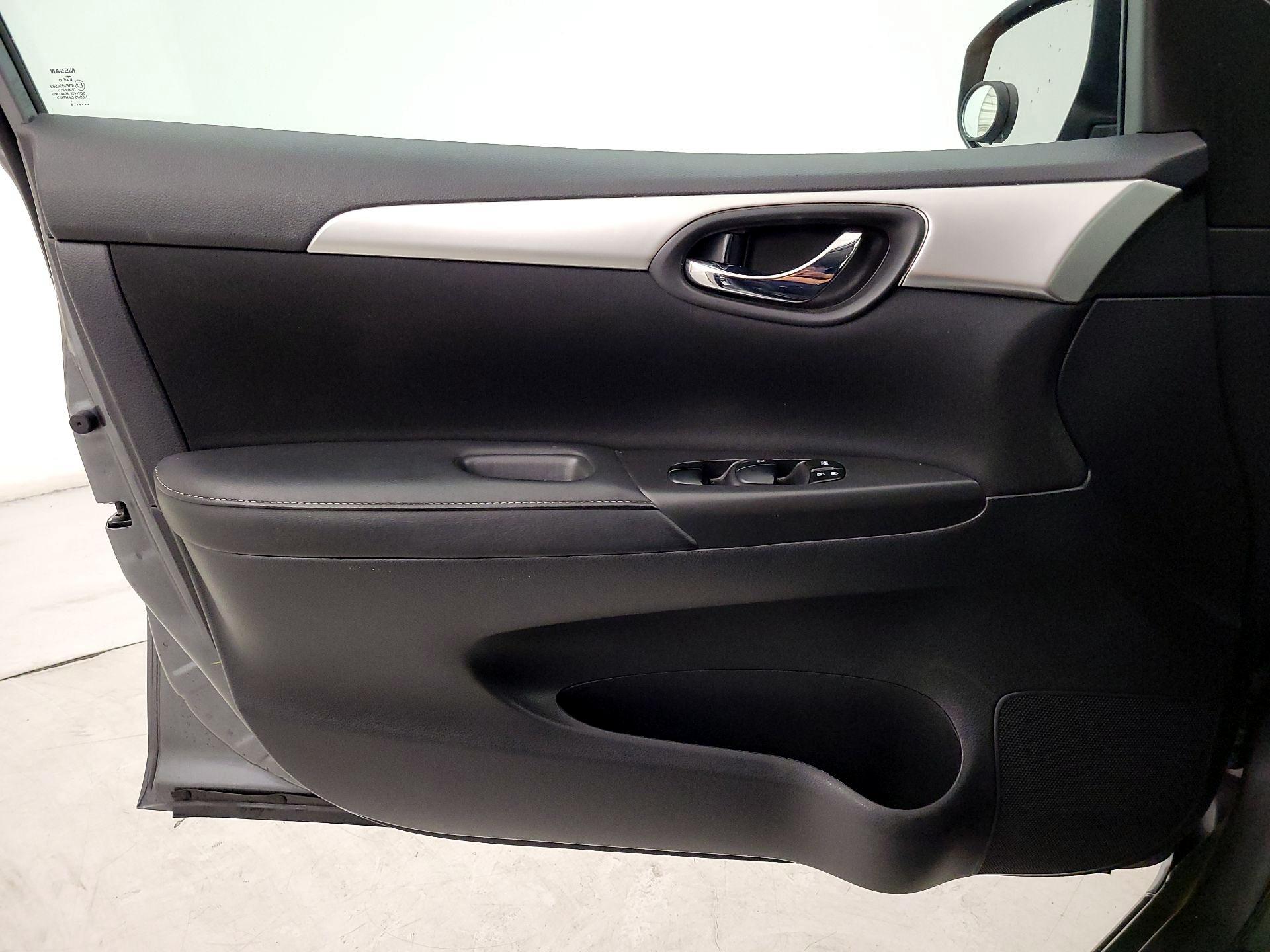 Thumbnail: 2018 Nissan Sentra - 12