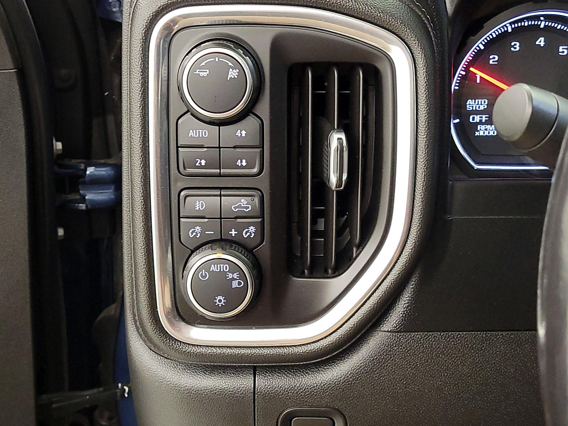 Thumbnail: 2019 Chevrolet Silverado 1500 - 13