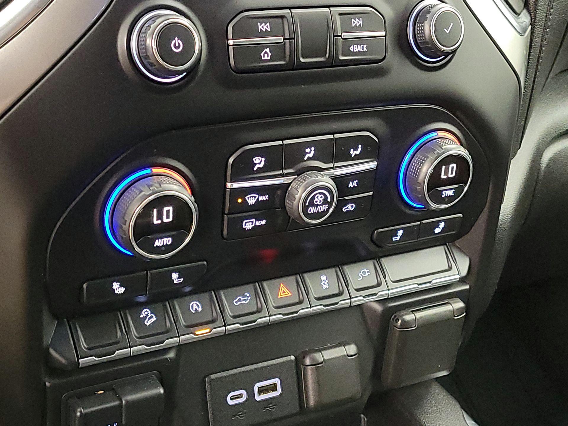 Thumbnail: 2019 Chevrolet Silverado 1500 - 17