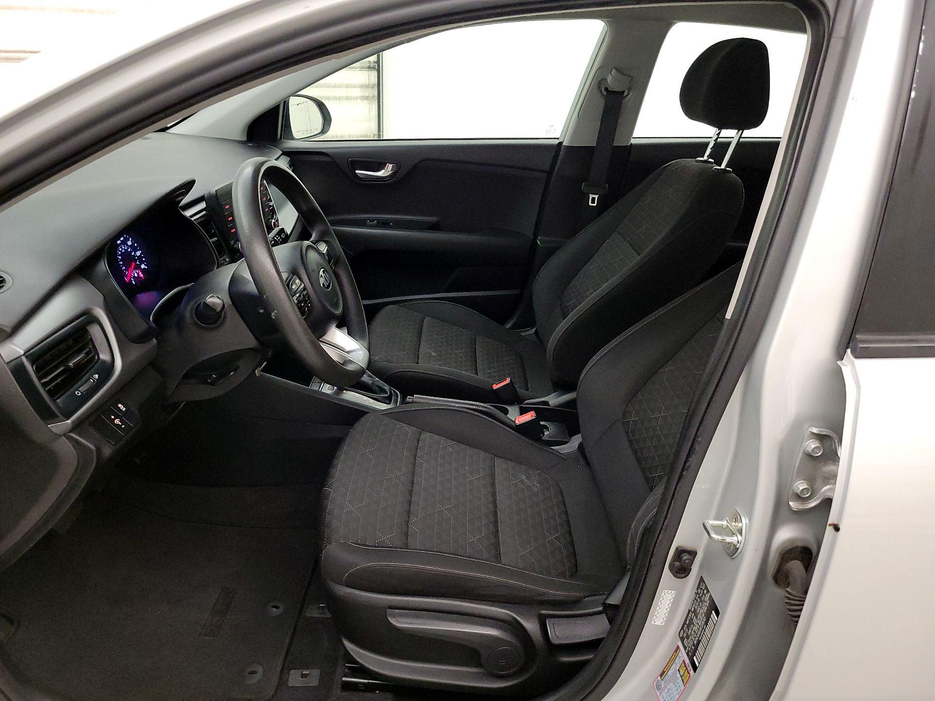 Thumbnail: 2019 Kia Rio - 11