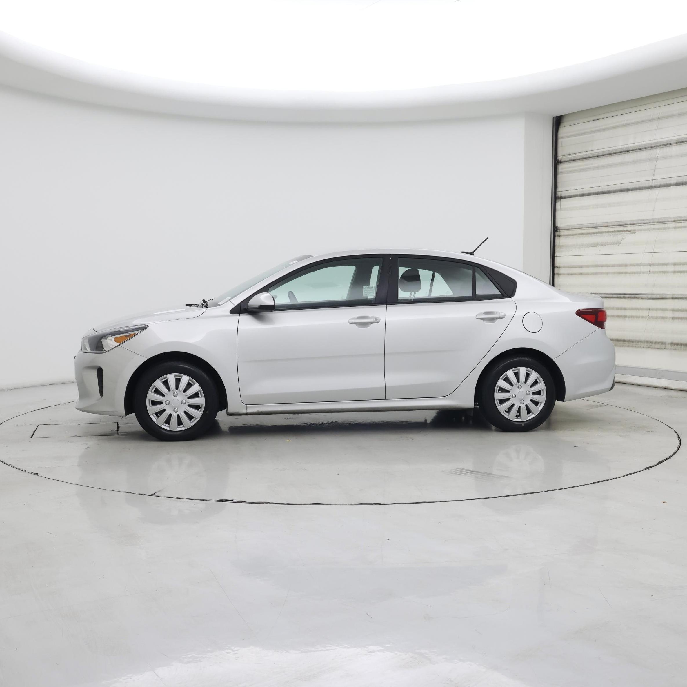 Thumbnail: 2019 Kia Rio - 3