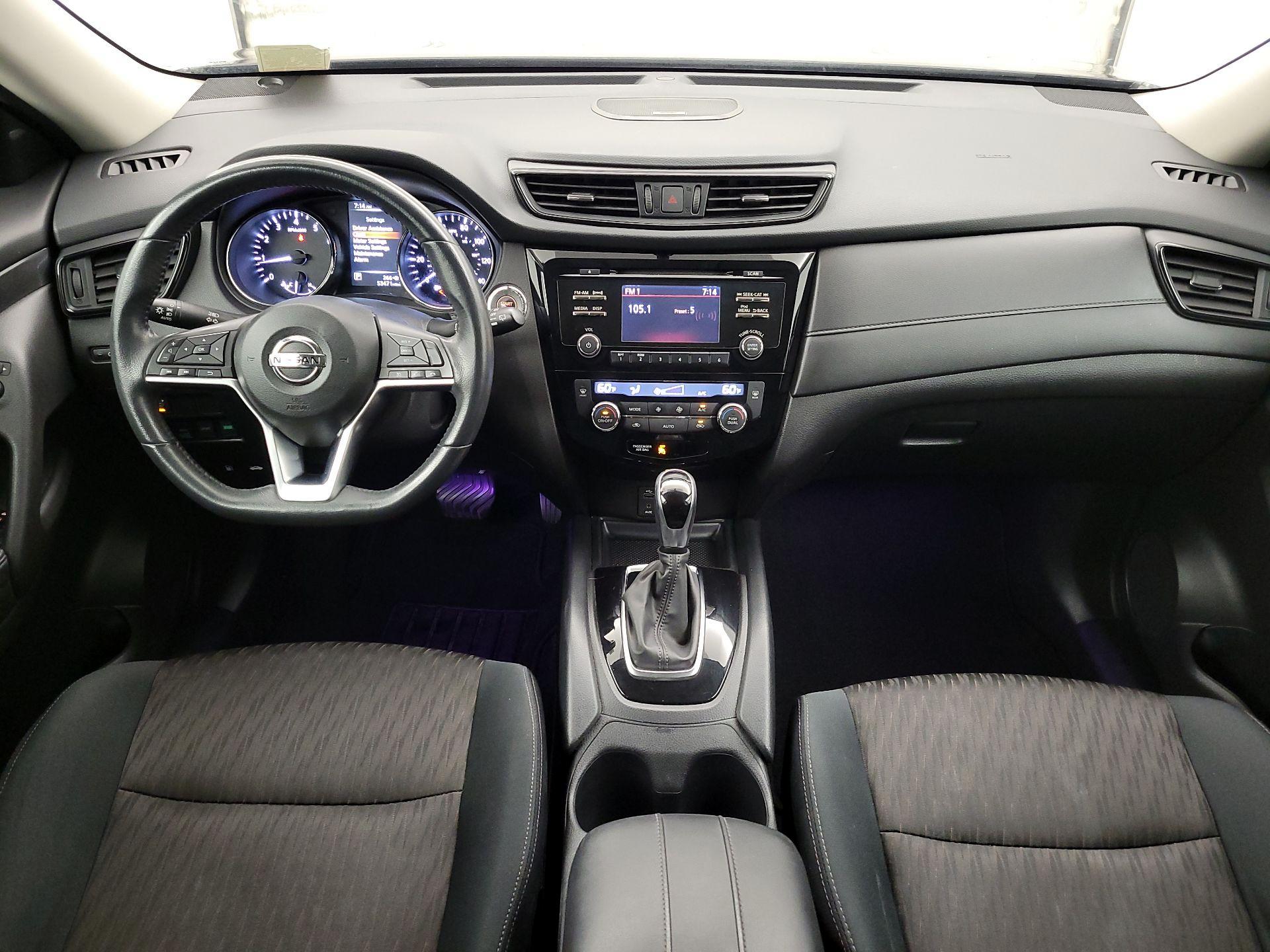 Thumbnail: 2017 Nissan Rogue - 9