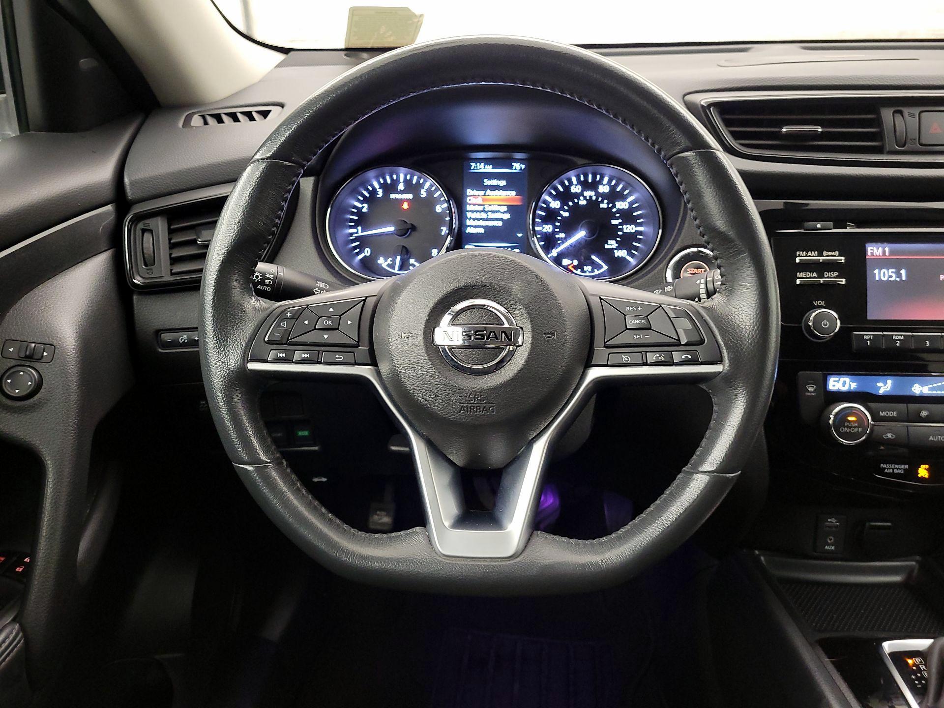 Thumbnail: 2017 Nissan Rogue - 10