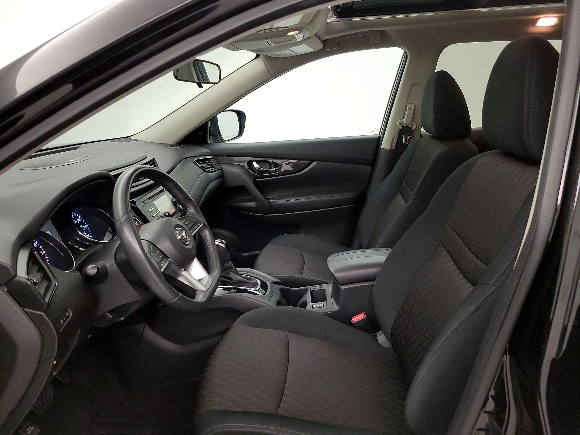 Thumbnail: 2017 Nissan Rogue - 11
