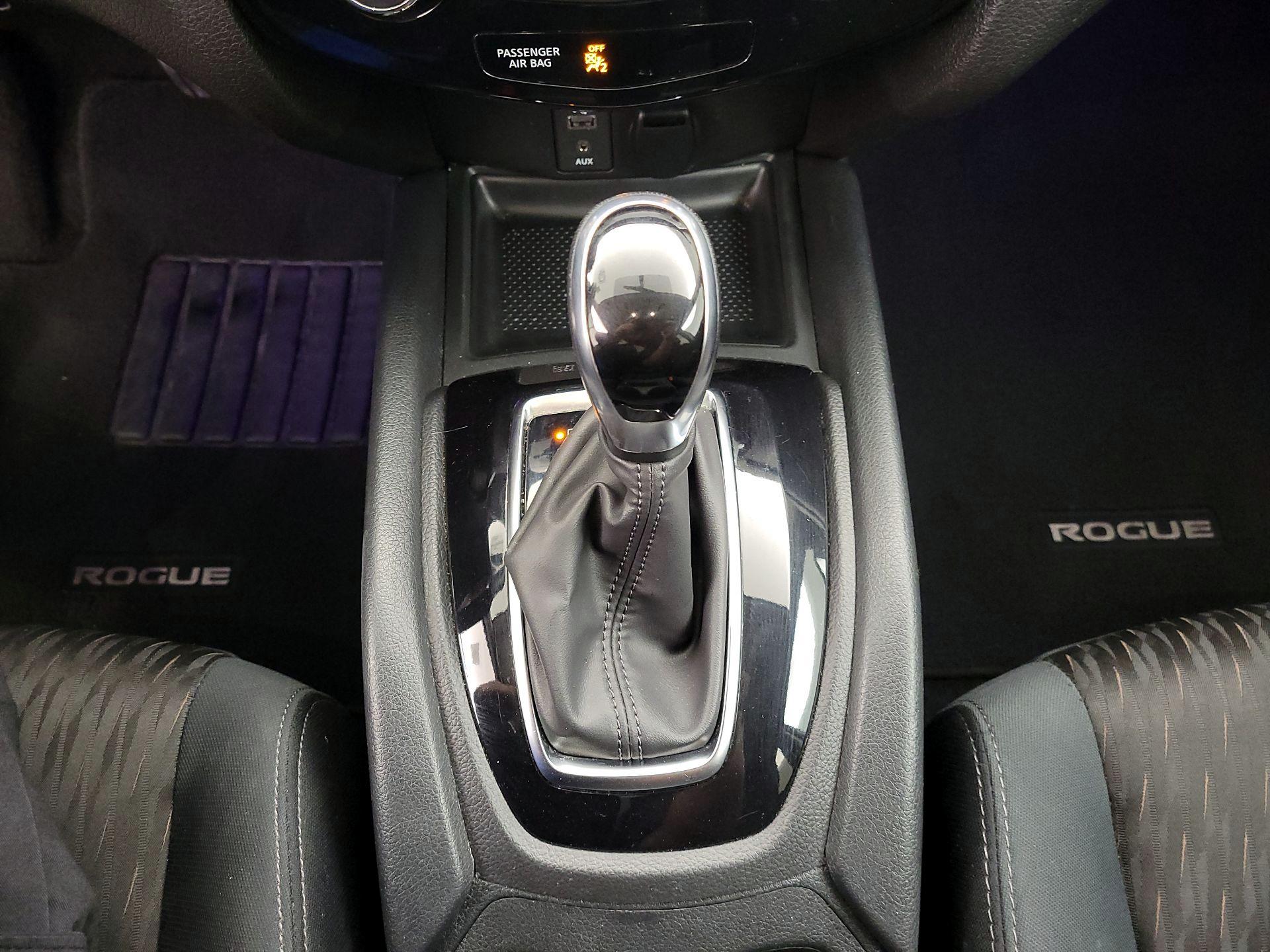 Thumbnail: 2017 Nissan Rogue - 17