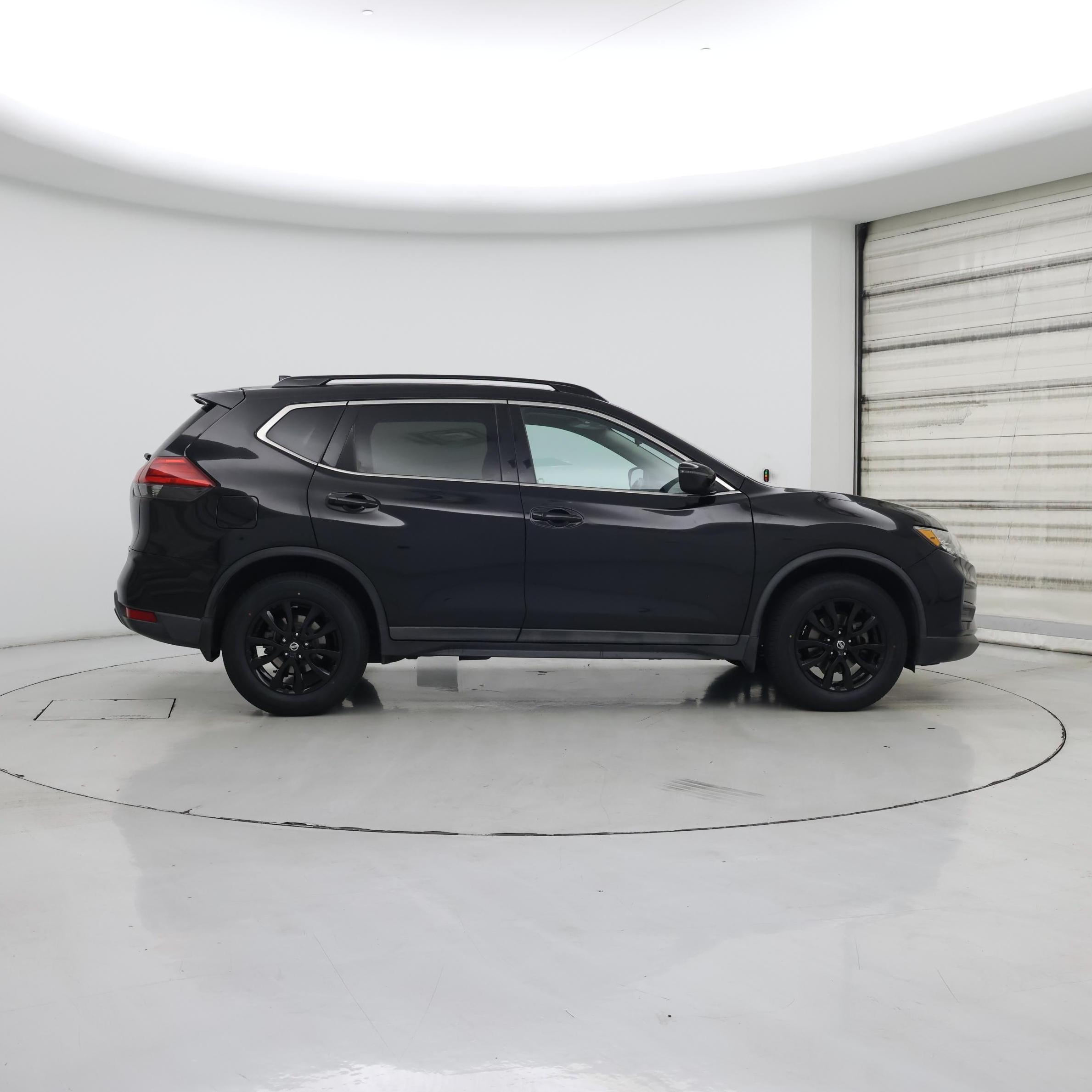 Thumbnail: 2017 Nissan Rogue - 7