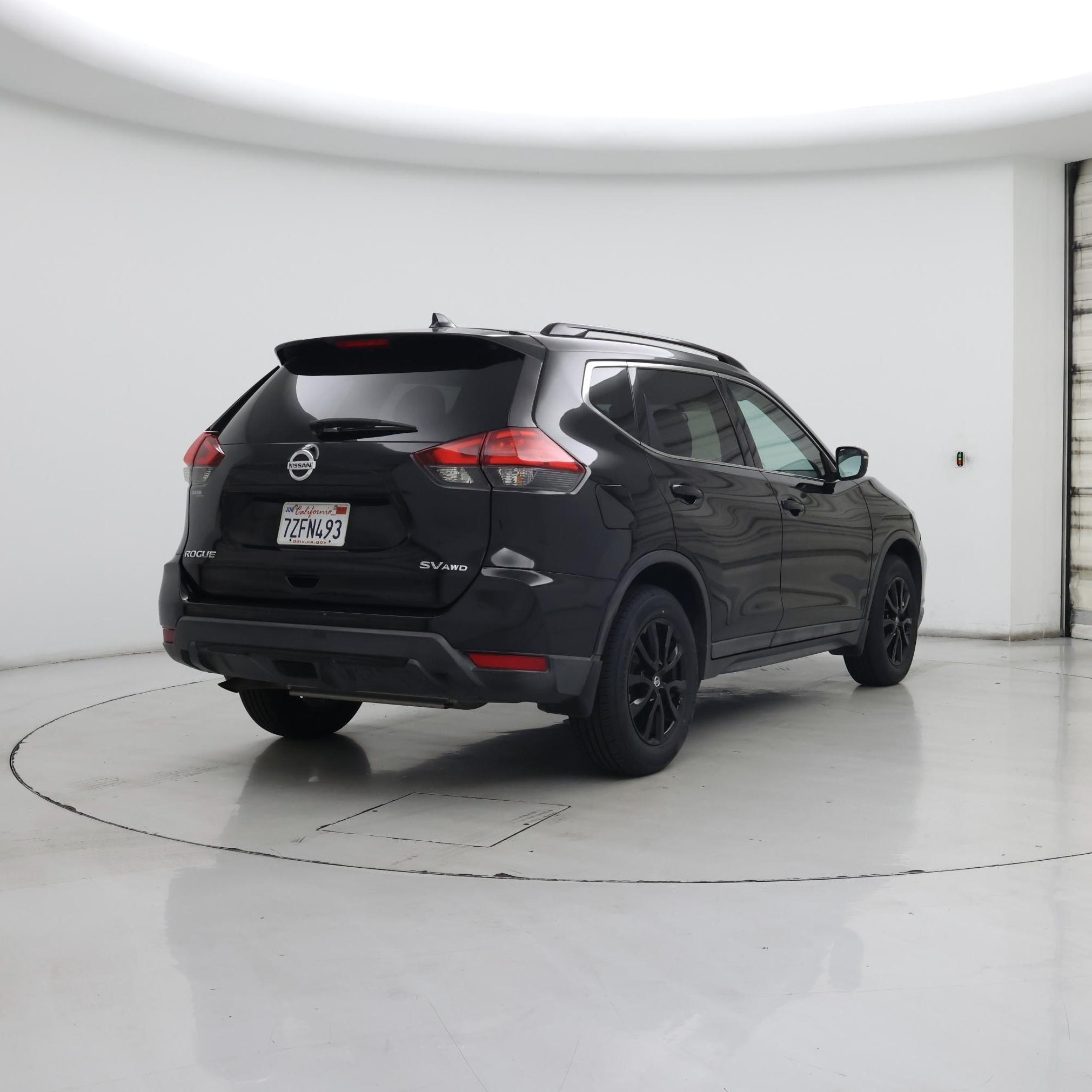 Thumbnail: 2017 Nissan Rogue - 8