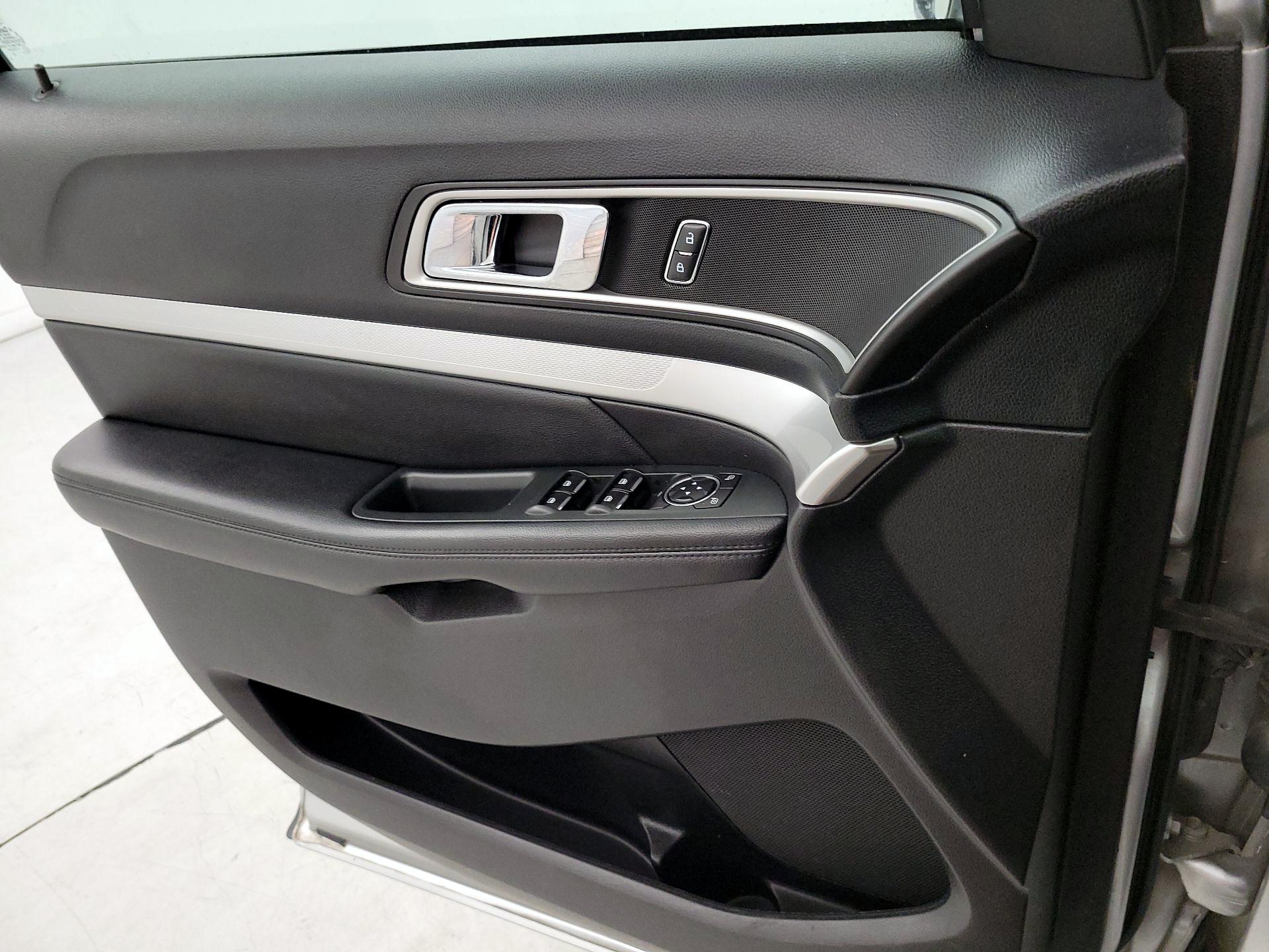 Thumbnail: 2017 Ford Explorer - 12